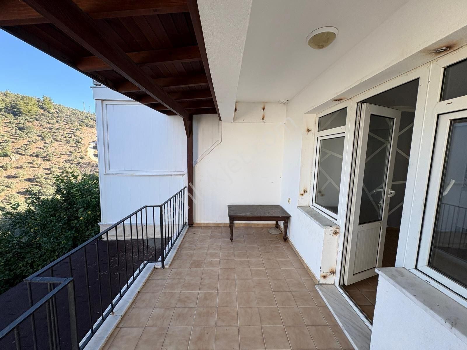 Güllük'te Deniz Manzaralı Kiralık Tripleks Villa - Görsel 13