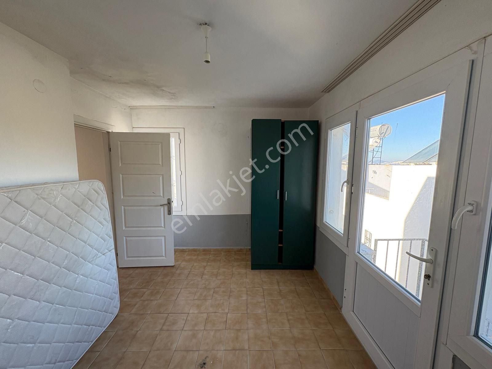 Güllük'te Deniz Manzaralı Kiralık Tripleks Villa - Görsel 16