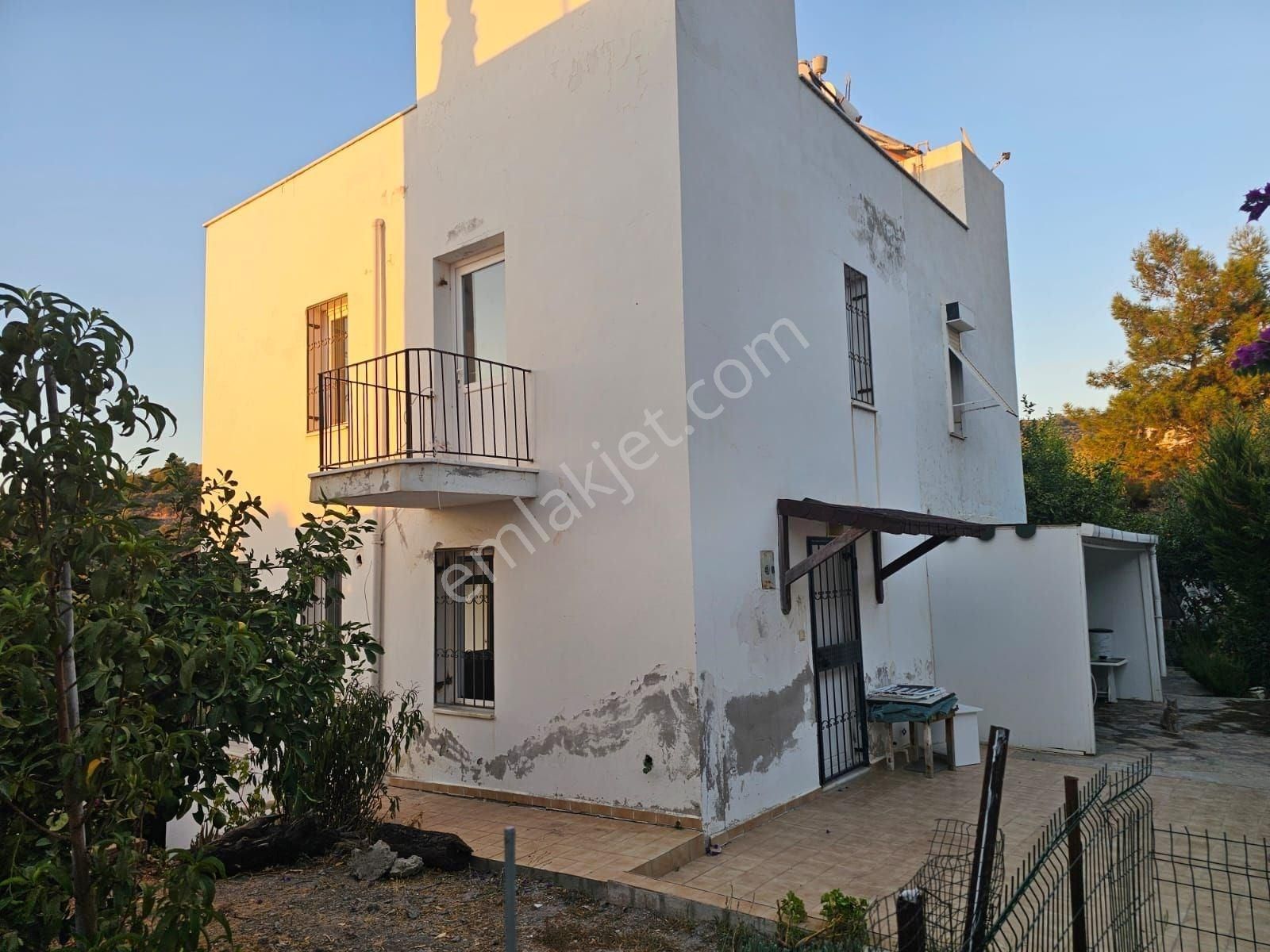 Güllük'te Deniz Manzaralı Kiralık Tripleks Villa - Görsel 6