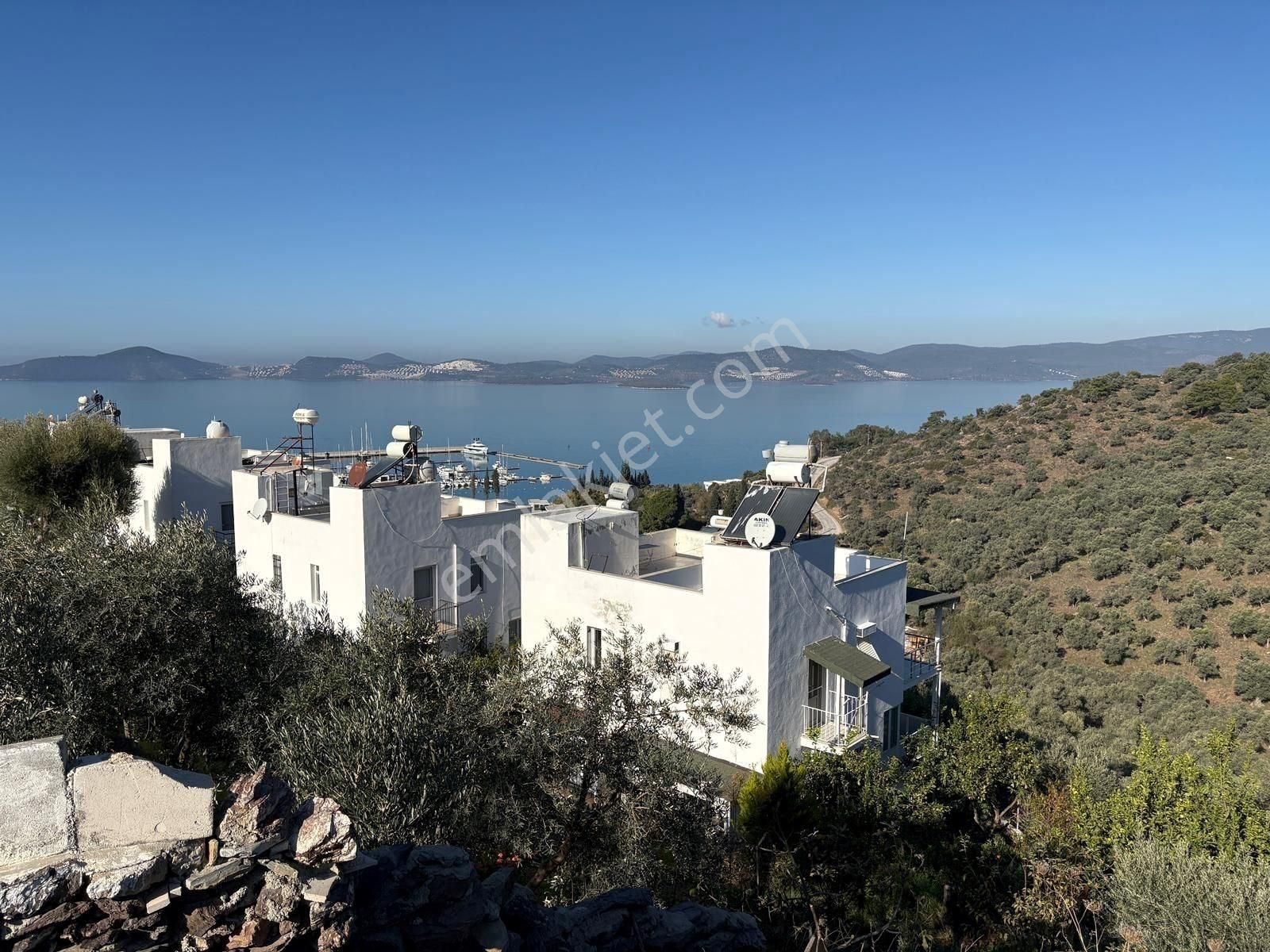 Güllük'te Deniz Manzaralı Kiralık Tripleks Villa - Görsel 17