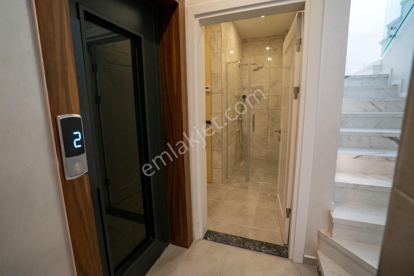 Kuşadası Değirmendere Bölgesi Acil Satılık Asansör-havuz-kapalı Otoparklı Villa - Görsel 8
