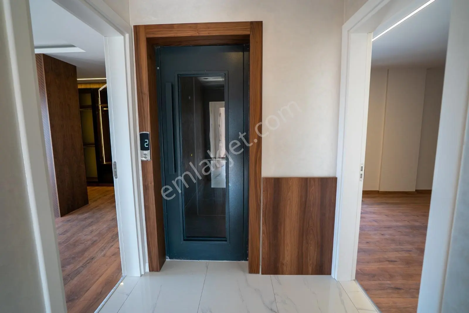 Kuşadası Değirmendere Bölgesi Acil Satılık Asansör-havuz-kapalı Otoparklı Villa - Görsel 3