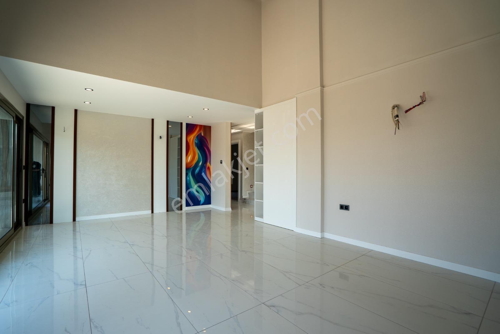 Kuşadası Değirmendere Bölgesi Acil Satılık Asansör-havuz-kapalı Otoparklı Villa - Görsel 34