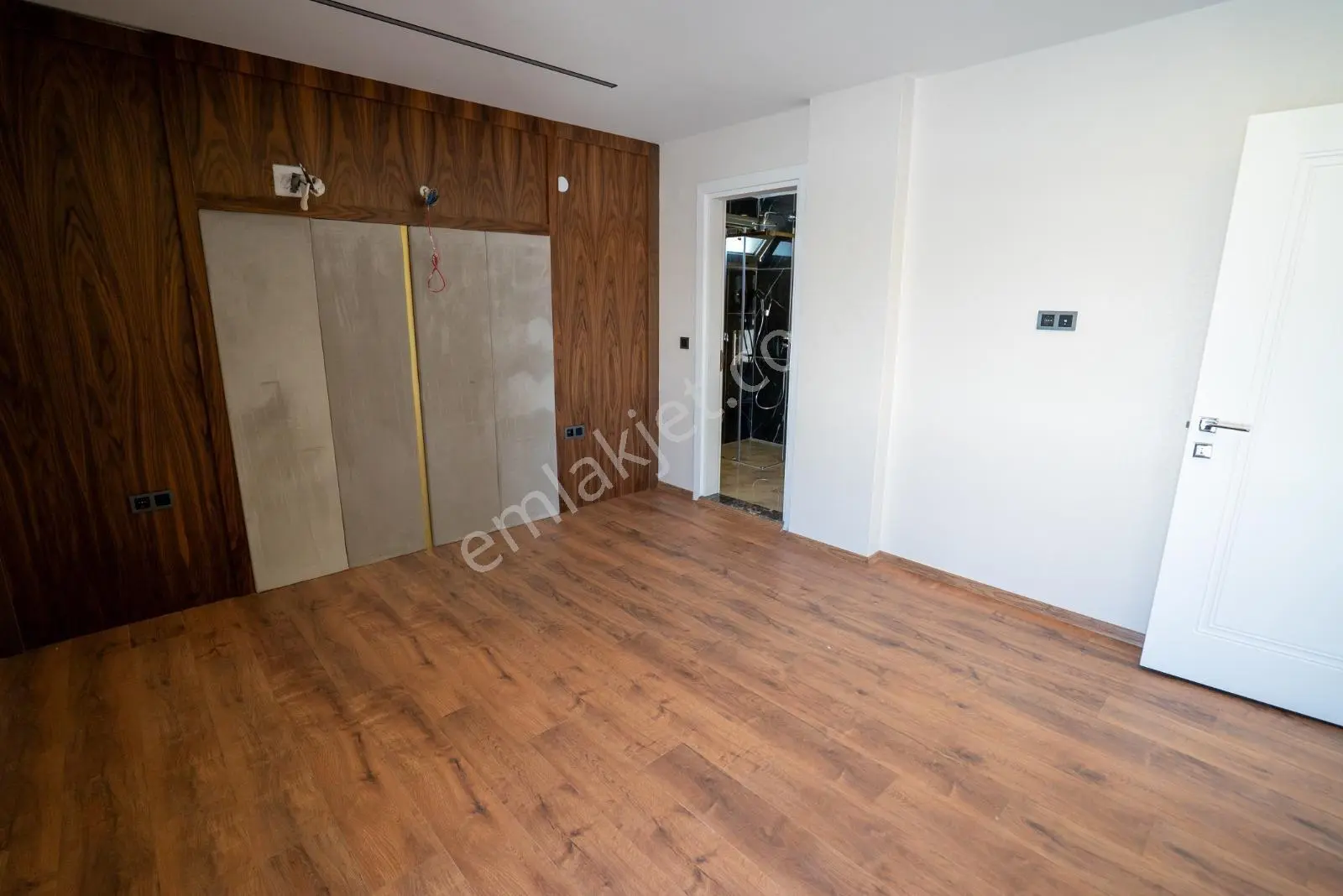 Kuşadası Değirmendere Bölgesi Acil Satılık Asansör-havuz-kapalı Otoparklı Villa - Görsel 4