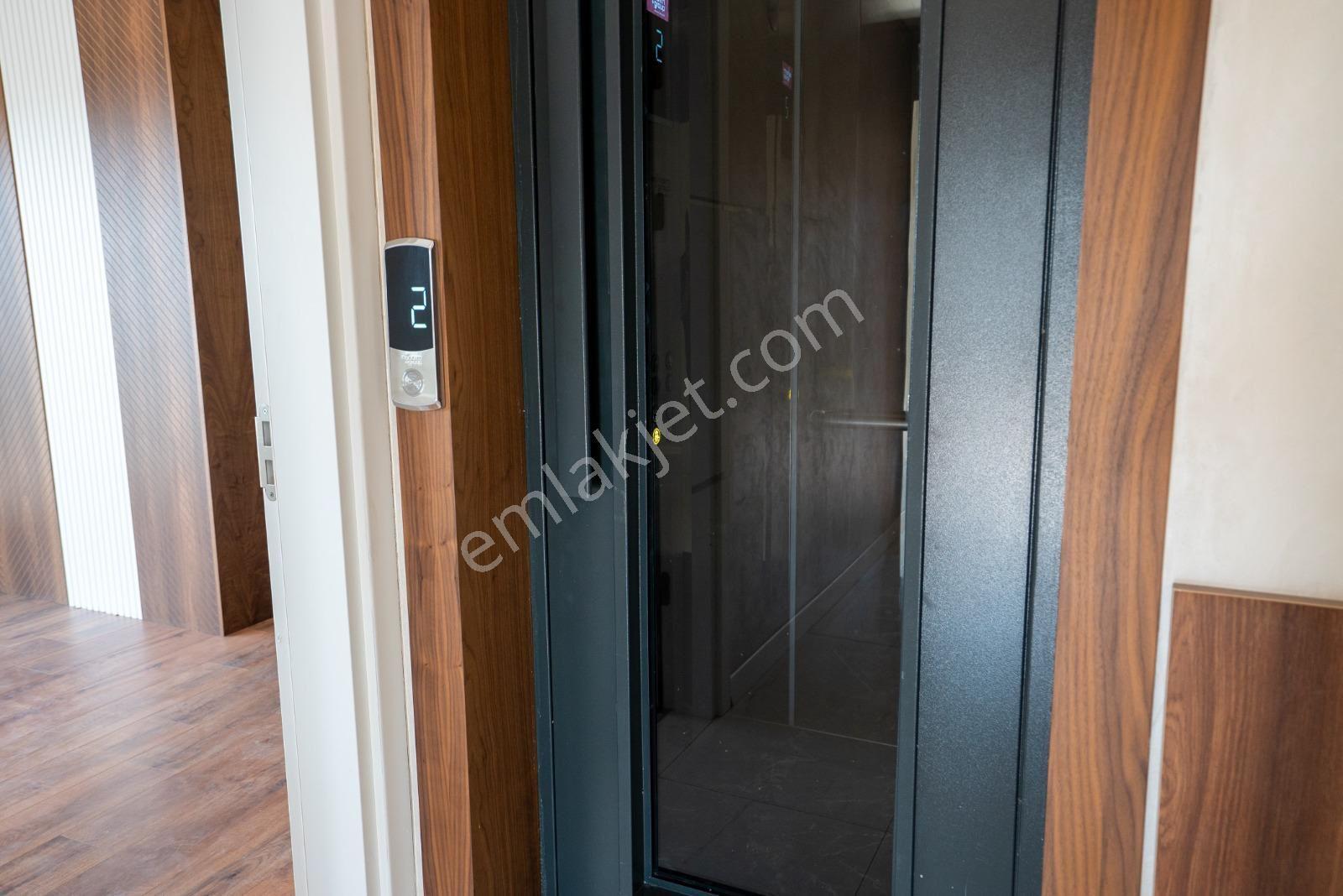 Kuşadası Değirmendere Bölgesi Acil Satılık Asansör-havuz-kapalı Otoparklı Villa - Görsel 23