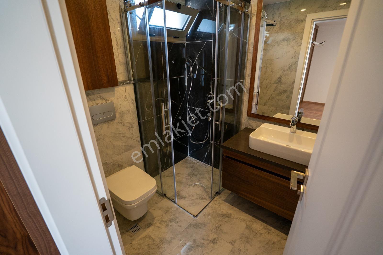 Kuşadası Değirmendere Bölgesi Acil Satılık Asansör-havuz-kapalı Otoparklı Villa - Görsel 16