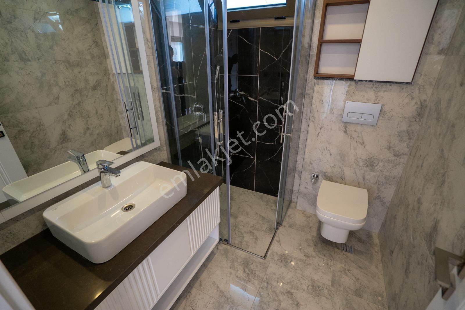 Kuşadası Değirmendere Bölgesi Acil Satılık Asansör-havuz-kapalı Otoparklı Villa - Görsel 25