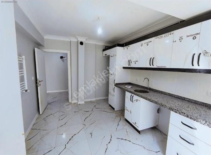 İstanbul House'dan B.evler'de Sıfır Binada 2+1 Ara Kat Daire - Görsel 9