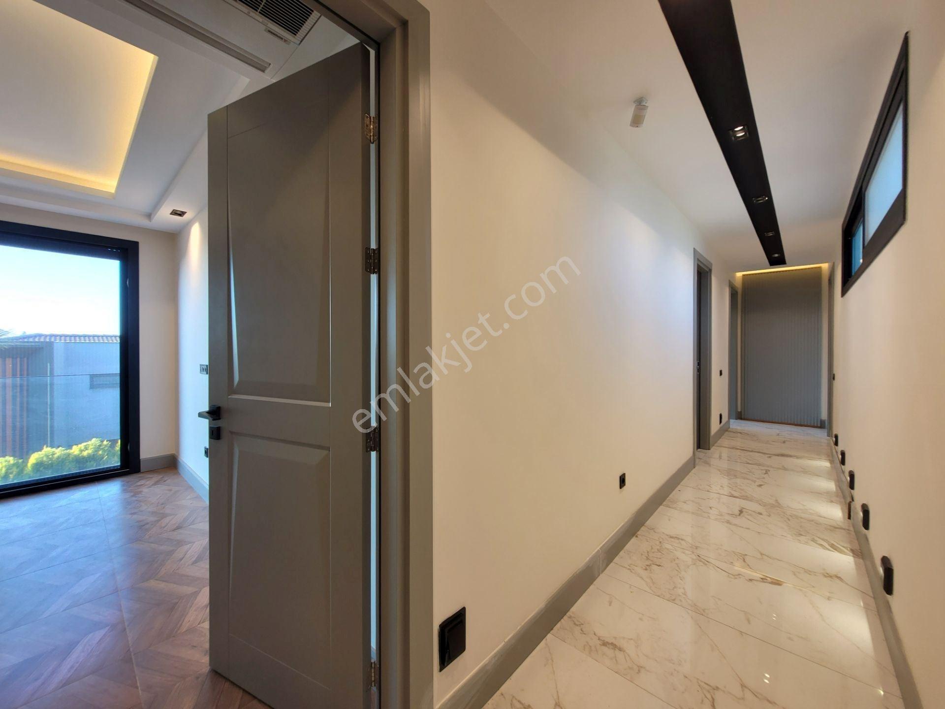 Kuşadası'nda 4+1 Satılık A+++ İşçilikli Dubleks Akıllı Villa - Görsel 28
