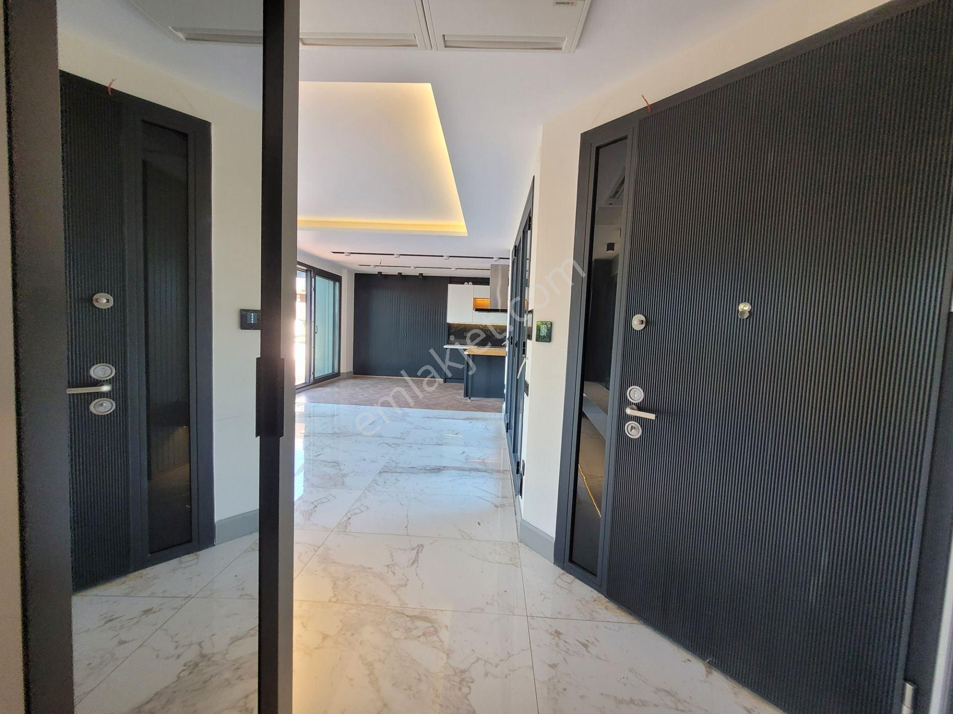 Kuşadası'nda 4+1 Satılık A+++ İşçilikli Dubleks Akıllı Villa - Görsel 11