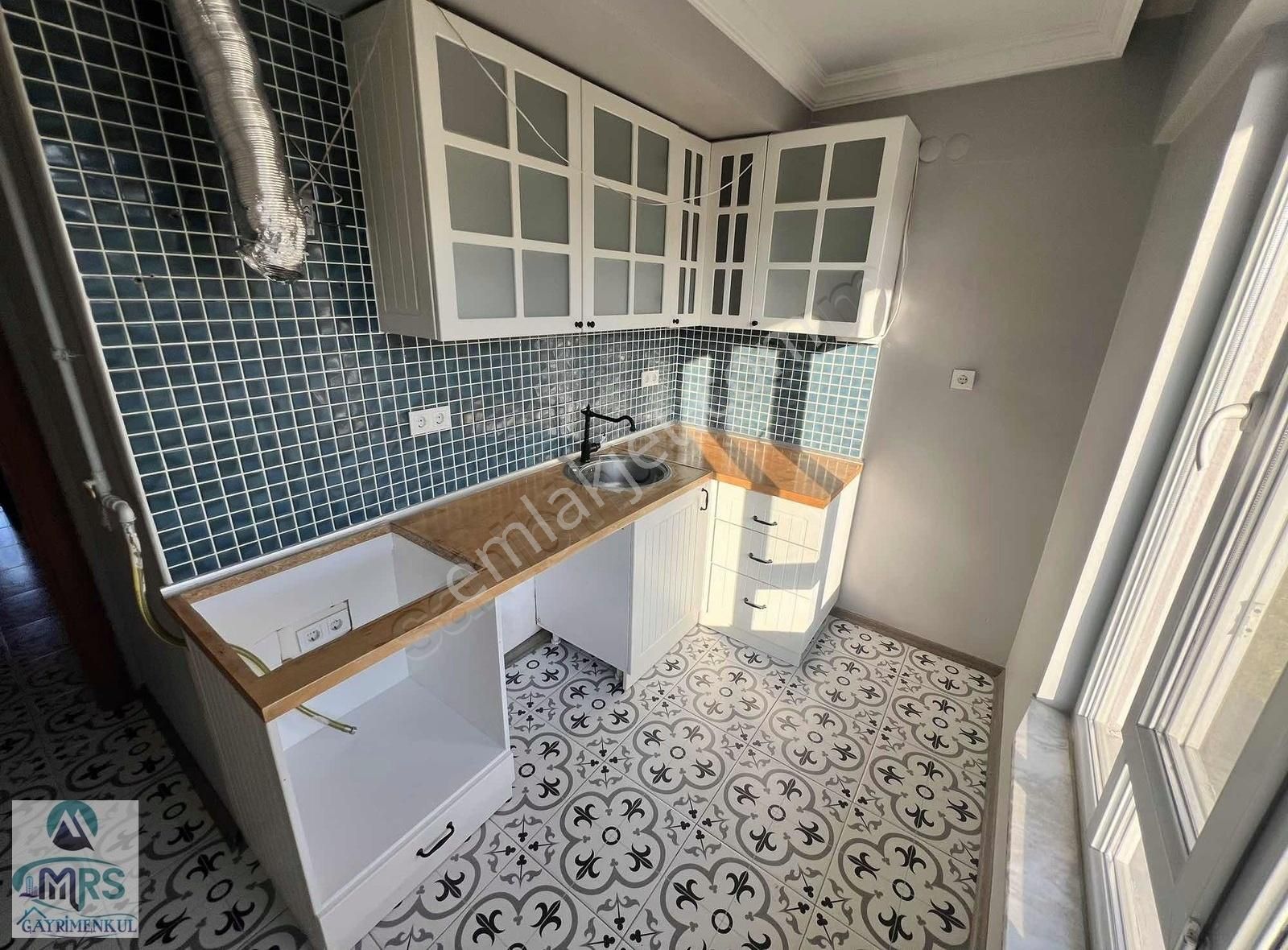 Mrs'den Vali Konağı Karşısı Cadde Üzer Satılık 2+1 Dubleks Daire