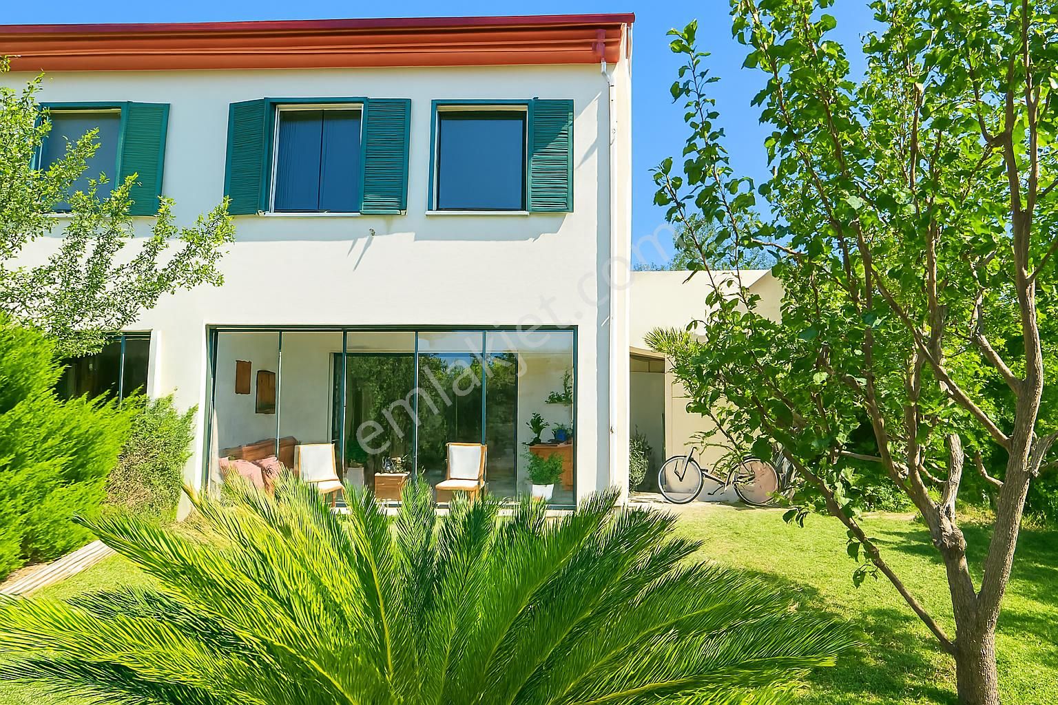 Alaçatı Çamlık Yolu’nda, Site İçerisinde , Müstakil Girişli, Geniş Bahçeli Ve Havuzlu Villa - Görsel 4