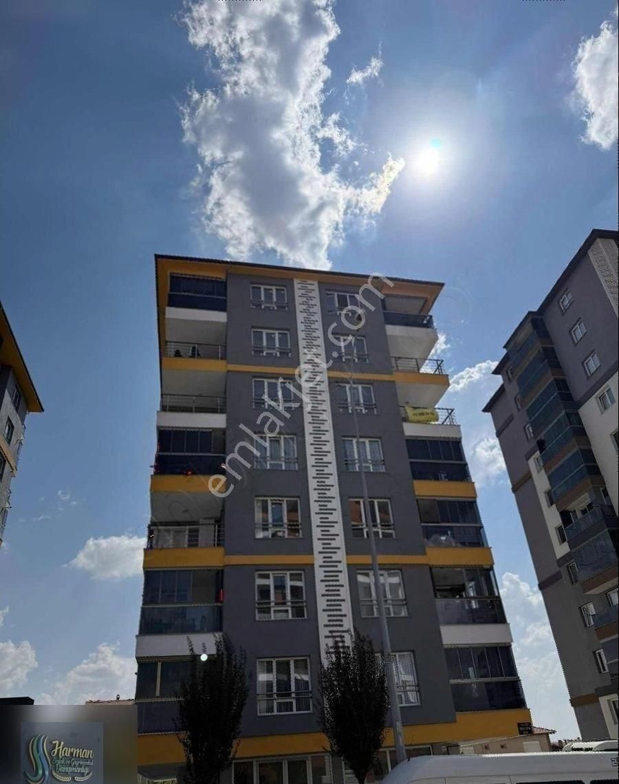 Masal Diyarı Yakını 200m2 4+1 Daire Mutfak Dolabı Vestiyer Dahil