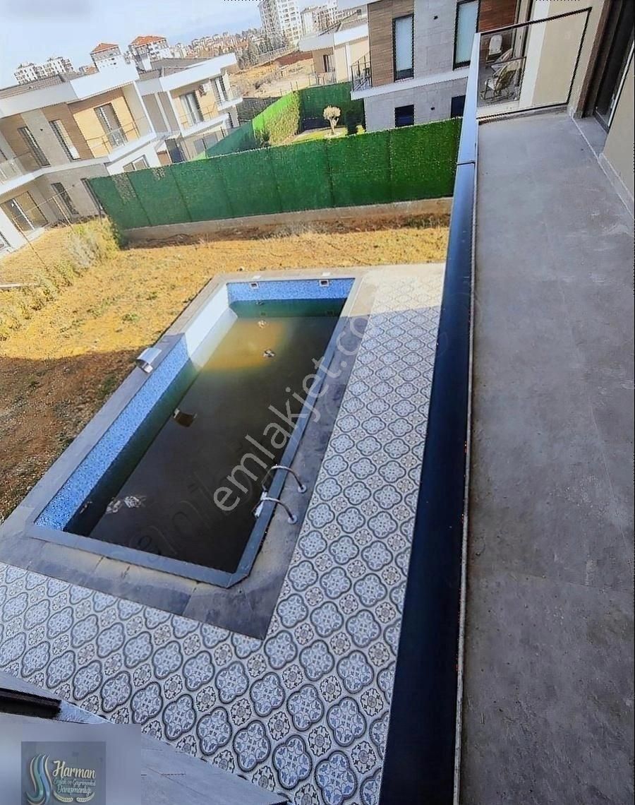 Batıkent'te Anahtar Teslim Sıfır Satılık İskanlı Villa - Görsel 13
