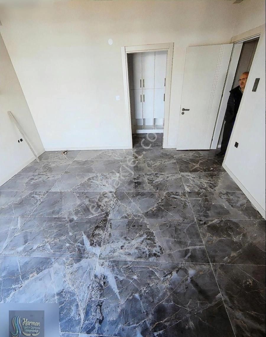 Batıkent'te Anahtar Teslim Sıfır Satılık İskanlı Villa - Görsel 22