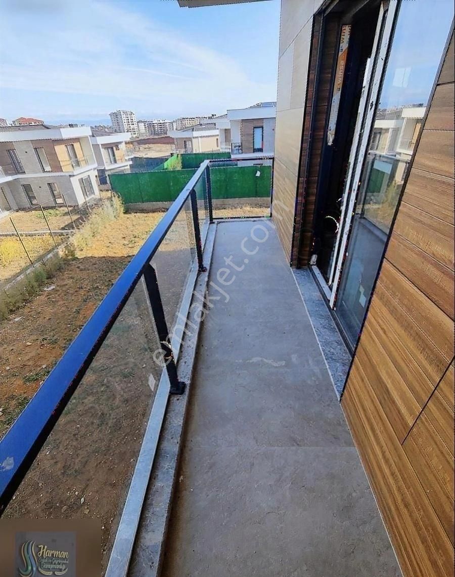 Batıkent'te Anahtar Teslim Sıfır Satılık İskanlı Villa - Görsel 11