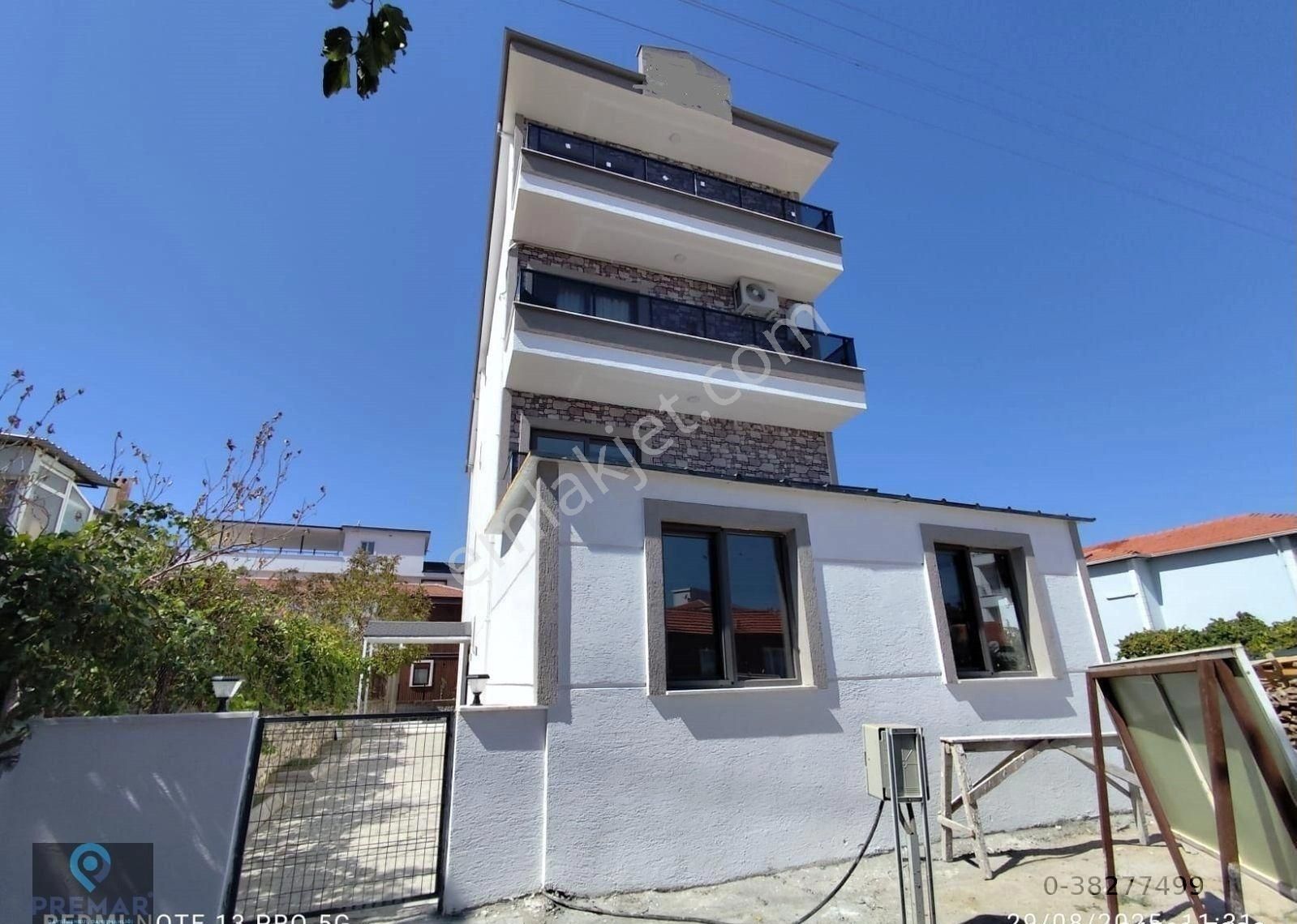 Ayvalık Altınovada 4 Katlı Binanın,bahçe Katı 2+1 Sıfır Daire