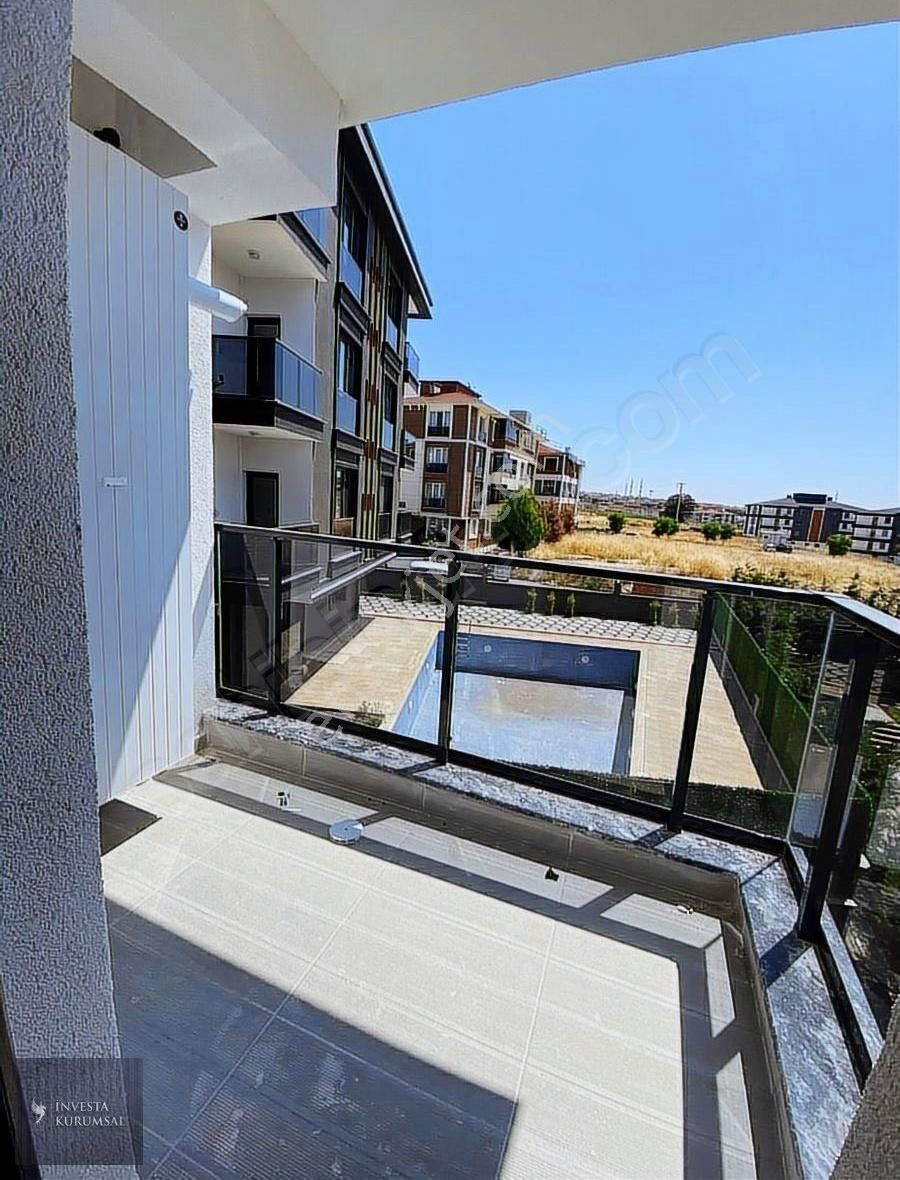 Rumeli Mahallesinde Havuzlu & Güvenlikli 1+1 Lüks Daire - Görsel 2