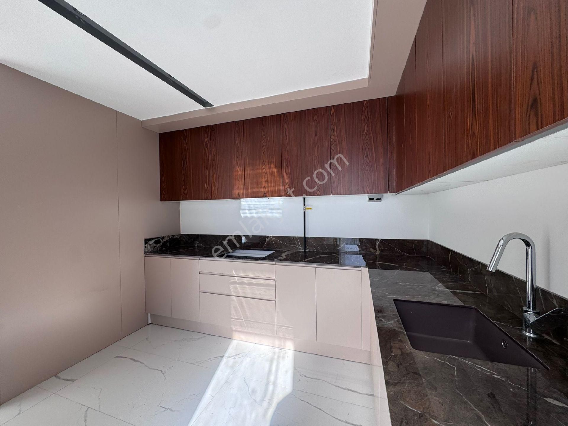 Kuşadası Ege Mahallesinde Elit Residansta 3+1 165m2 Fırsat Loft Lux Daire - Görsel 30