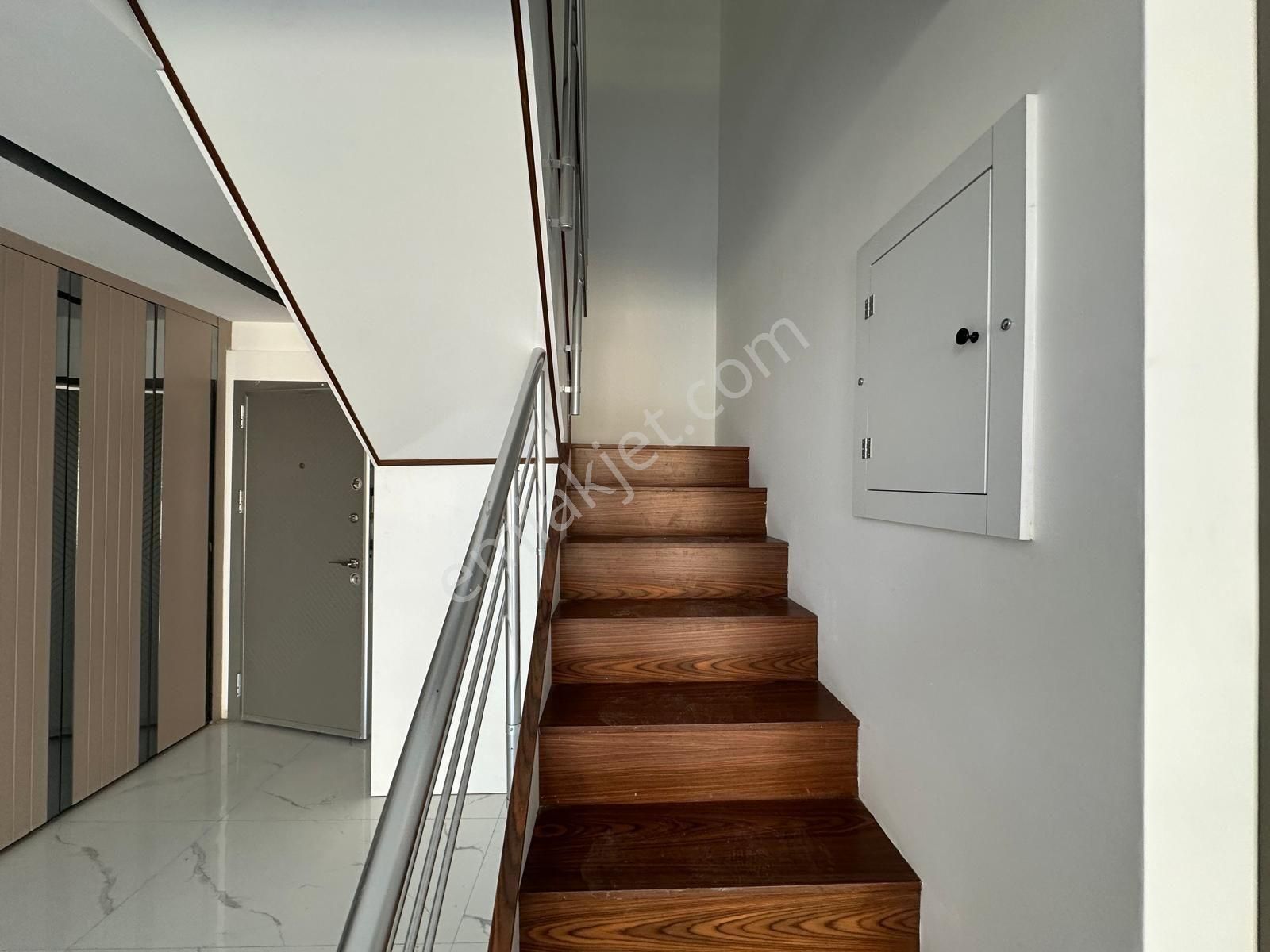 Kuşadası Ege Mahallesinde Elit Residansta 3+1 165m2 Fırsat Loft Lux Daire - Görsel 13