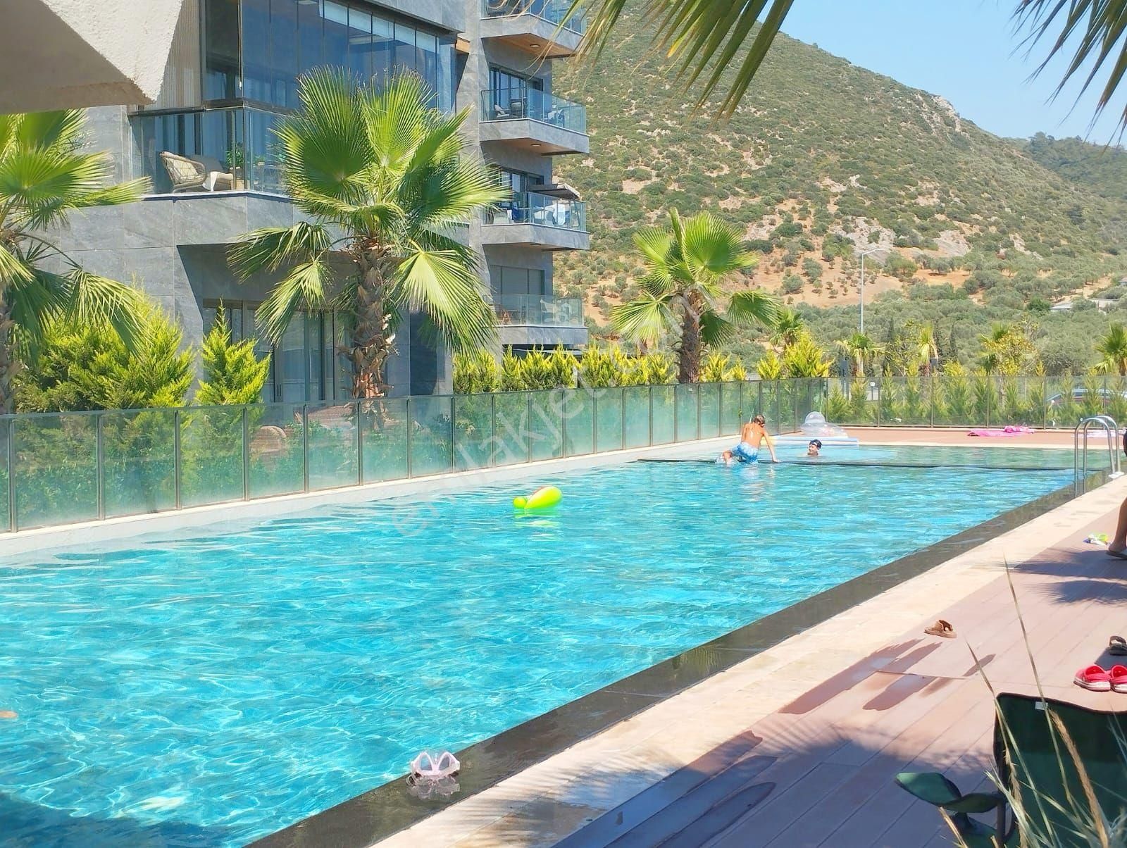 Kuşadası Ege Mahallesinde Elit Residansta 3+1 165m2 Fırsat Loft Lux Daire - Görsel 24