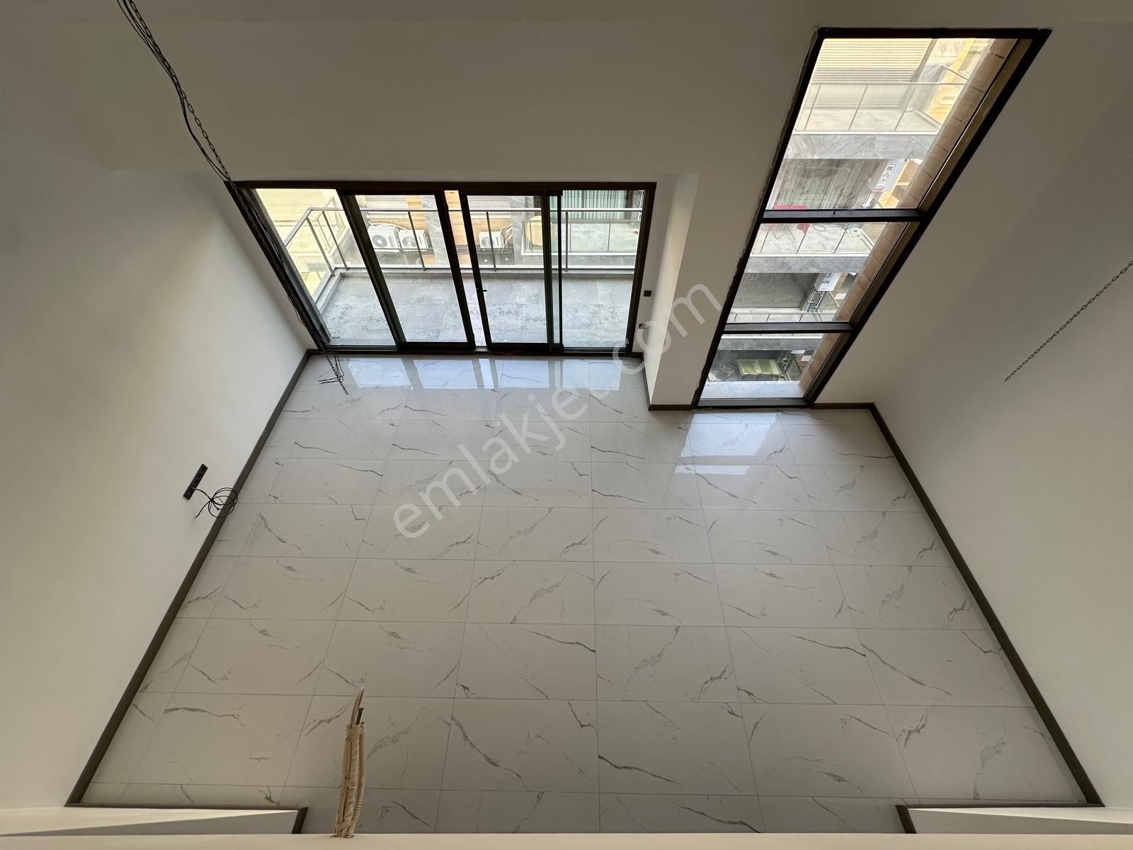 Kuşadası Ege Mahallesinde Elit Residansta 3+1 165m2 Fırsat Loft Lux Daire - Görsel 7