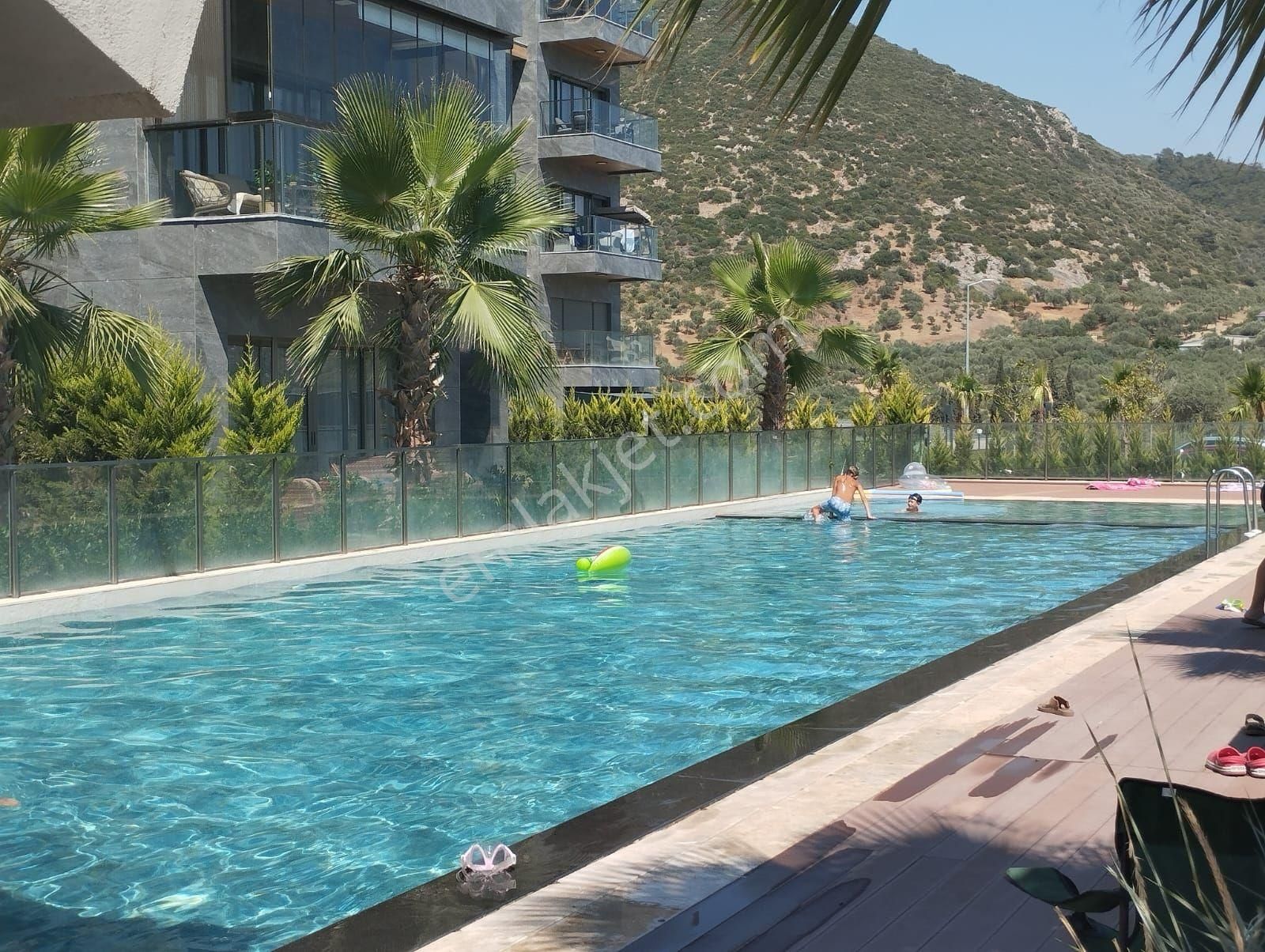 Kuşadası Ege Mahallesinde Elit Residansta 3+1 165m2 Fırsat Loft Lux Daire - Görsel 25