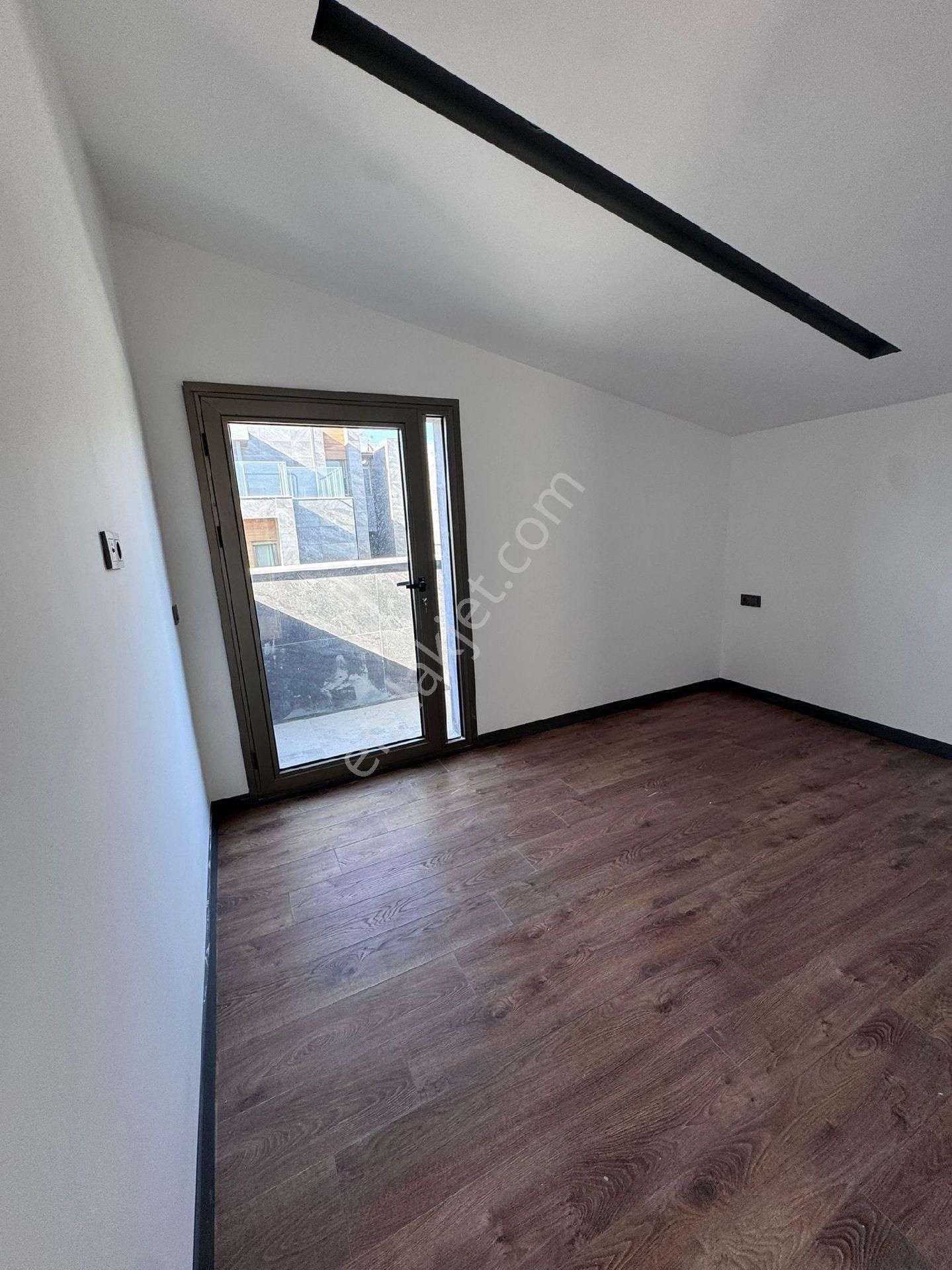 Kuşadası Ege Mahallesinde Elit Residansta 3+1 165m2 Fırsat Loft Lux Daire - Görsel 34