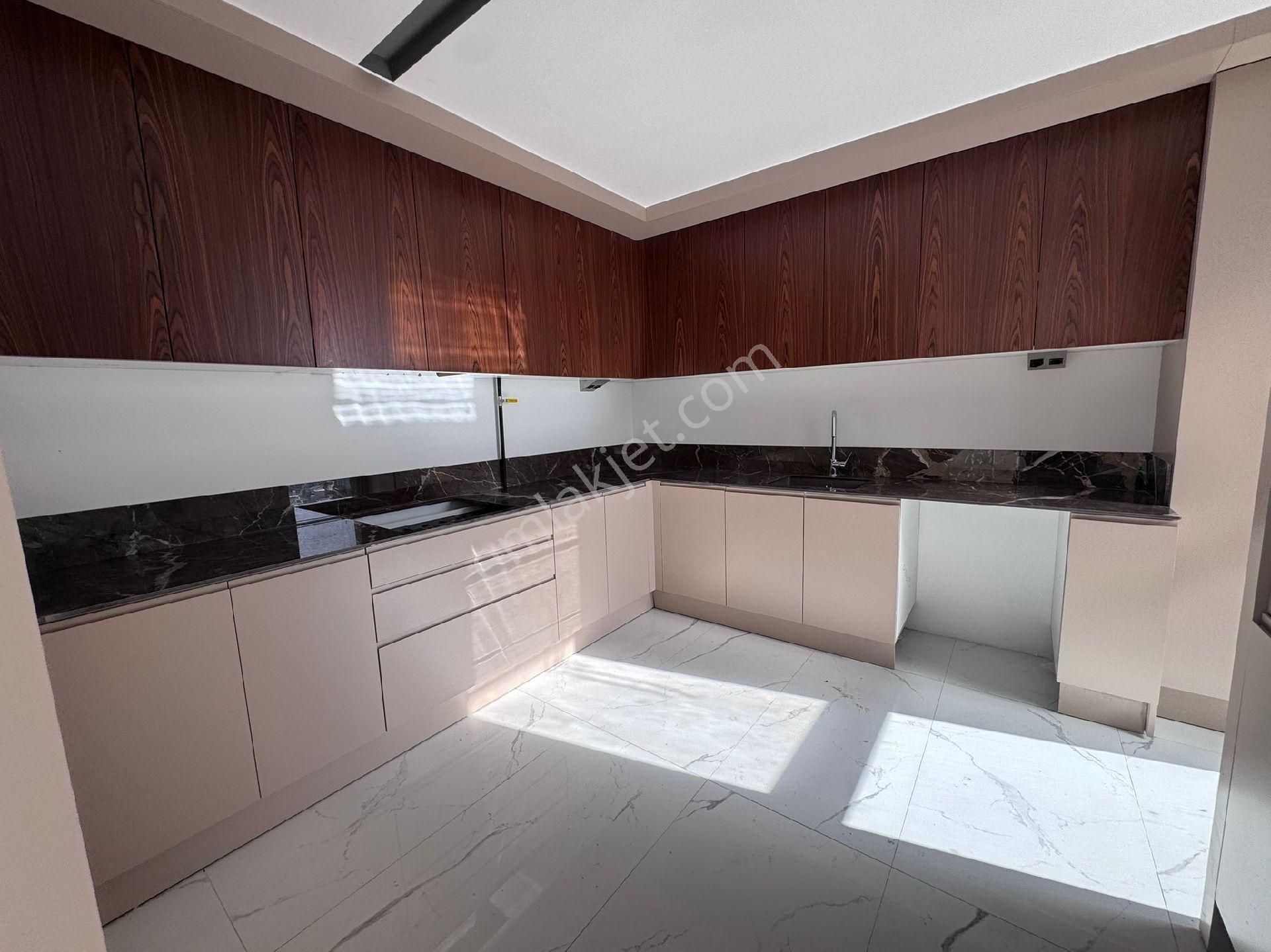 Kuşadası Ege Mahallesinde Elit Residansta 3+1 165m2 Fırsat Loft Lux Daire - Görsel 29