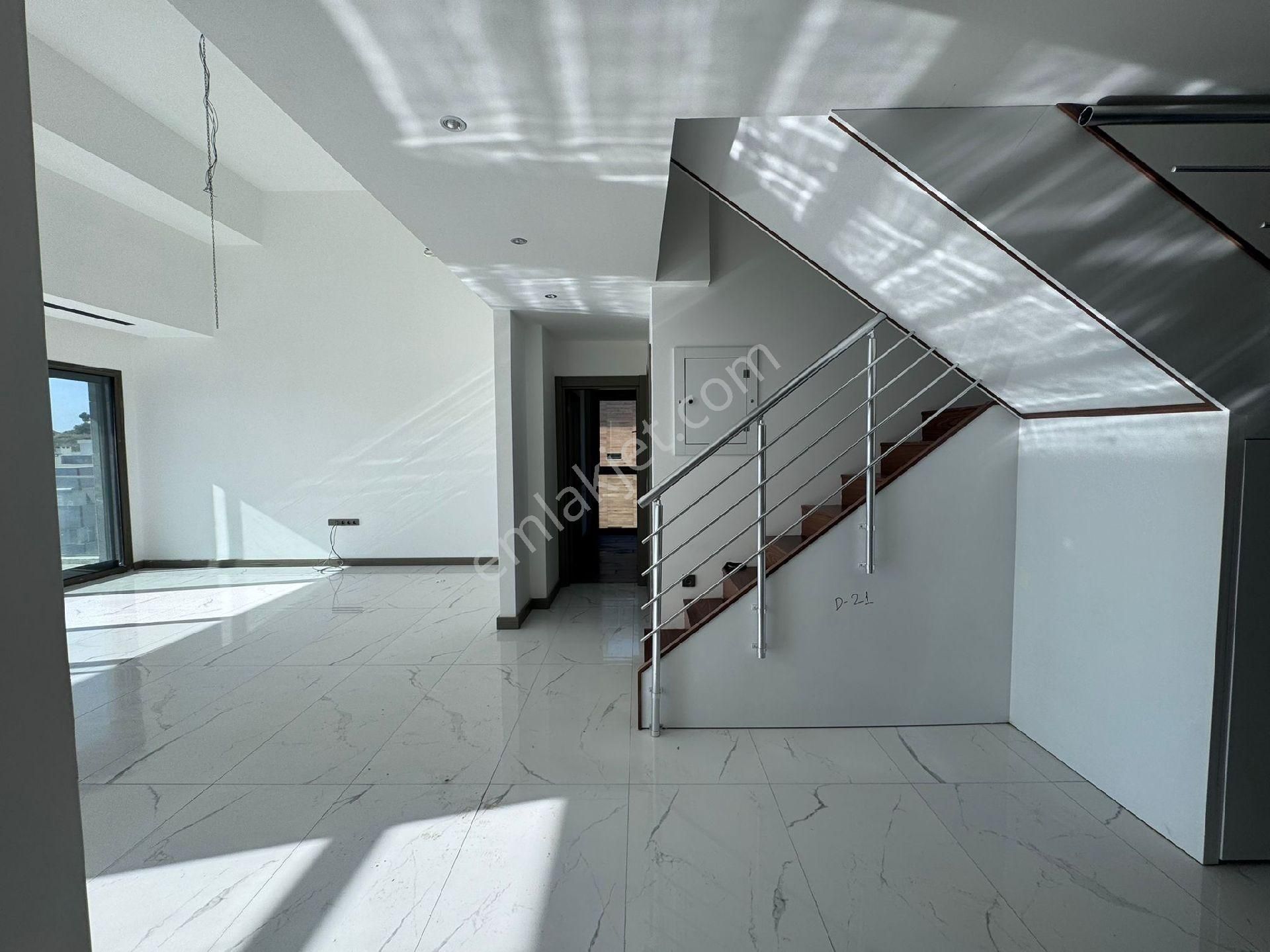 Kuşadası Ege Mahallesinde Elit Residansta 3+1 165m2 Fırsat Loft Lux Daire - Görsel 31