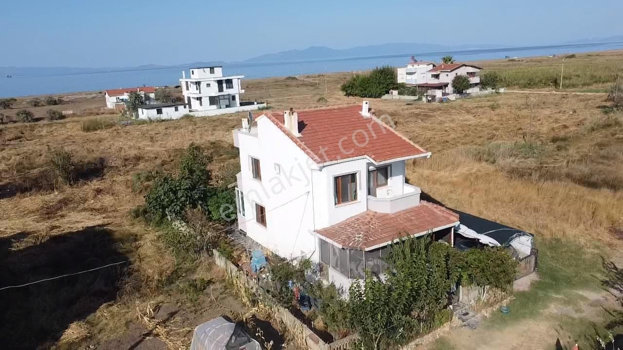 Denize Sıfır Yaz Kış Tatil Konforunda Villa - Görsel 9