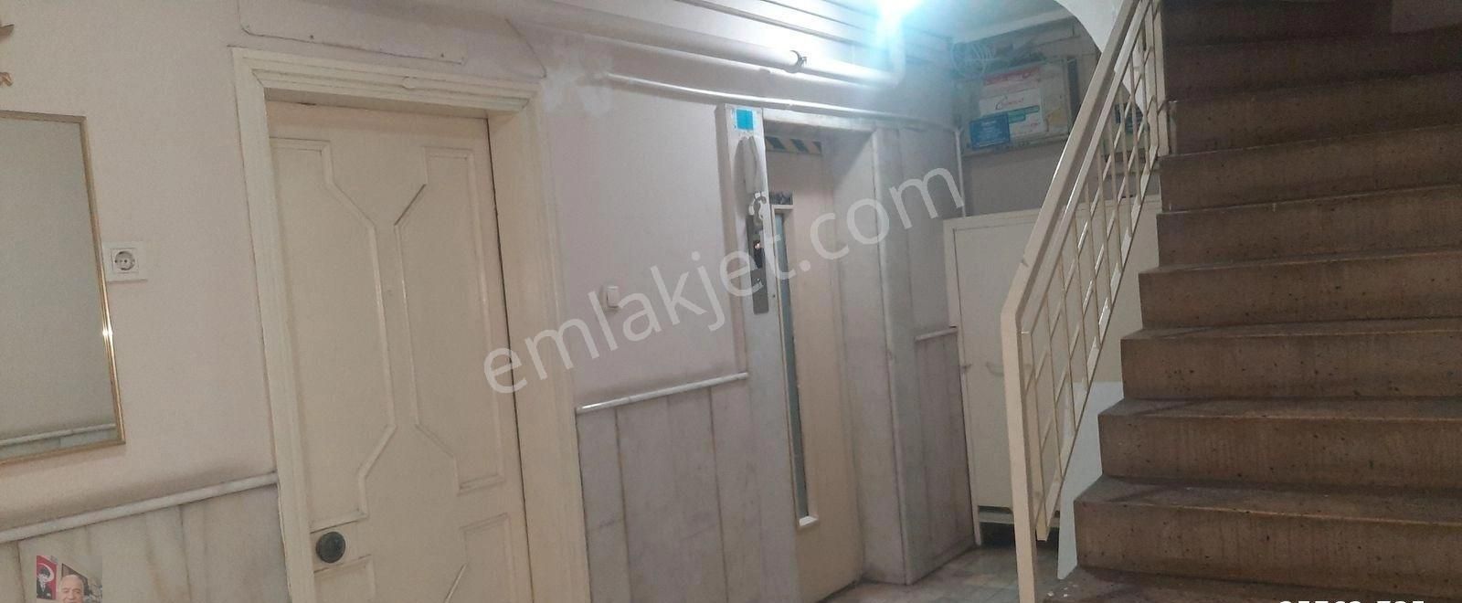 Üçkuyular F. Altay Metro Yanı, Caddede Deniz Manzaralı Satılık - Görsel 2