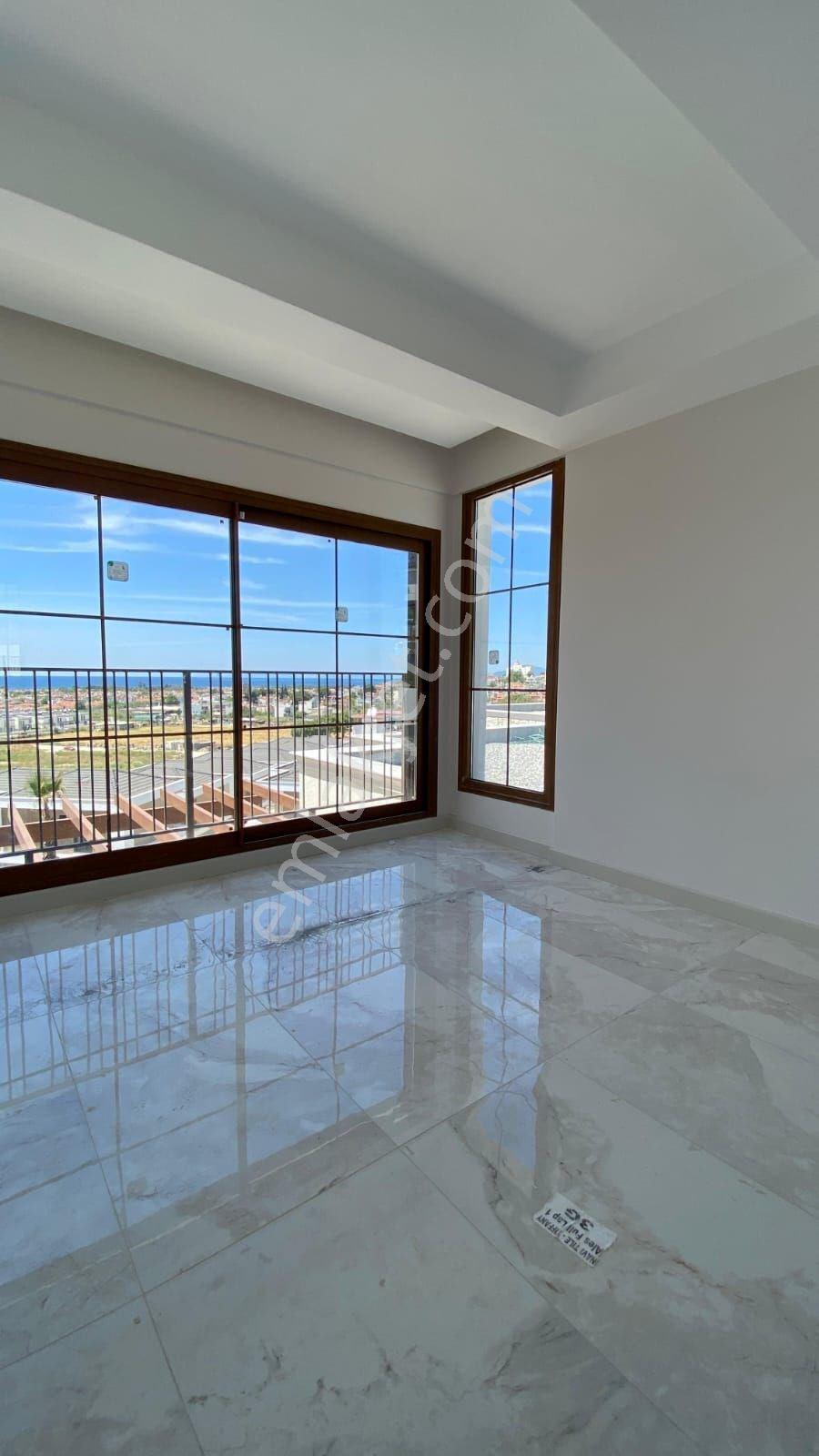 Kuşadası Soğucak Mevkinde Deniz Manzaralı Dublex Daire - Görsel 5