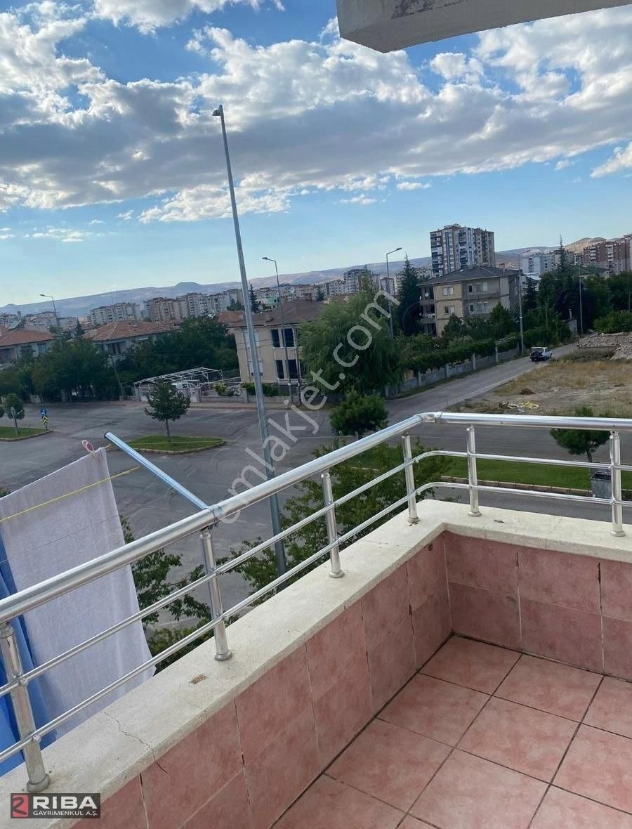 Bahçelievler'de Müstakil Ev Tadında 6+1 Dubleks Daire - Görsel 6