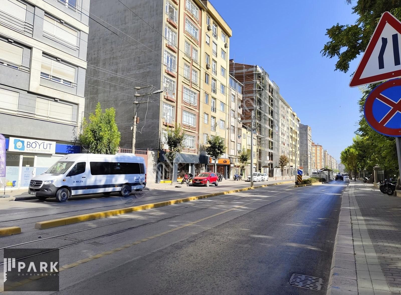 Park Gayrimenkulden Ömerağa'da Cadde Üzeri Kiralık 3+1 Daire