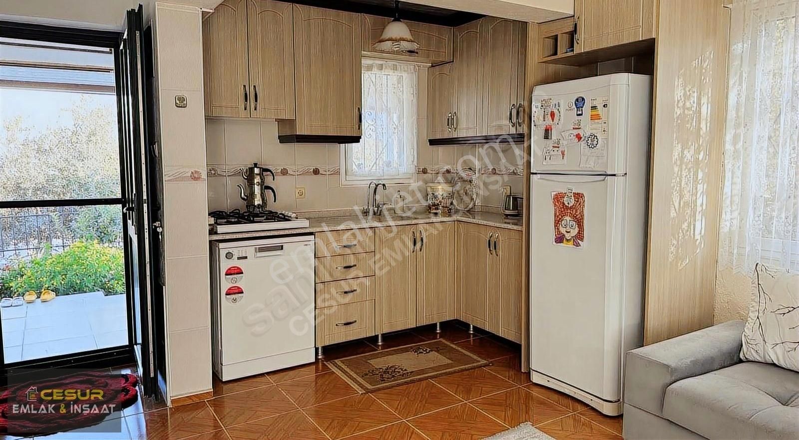 İzmir Dikili Salihler Altı Belkent Sitesinde Köşe Konumda Villa - Görsel 5