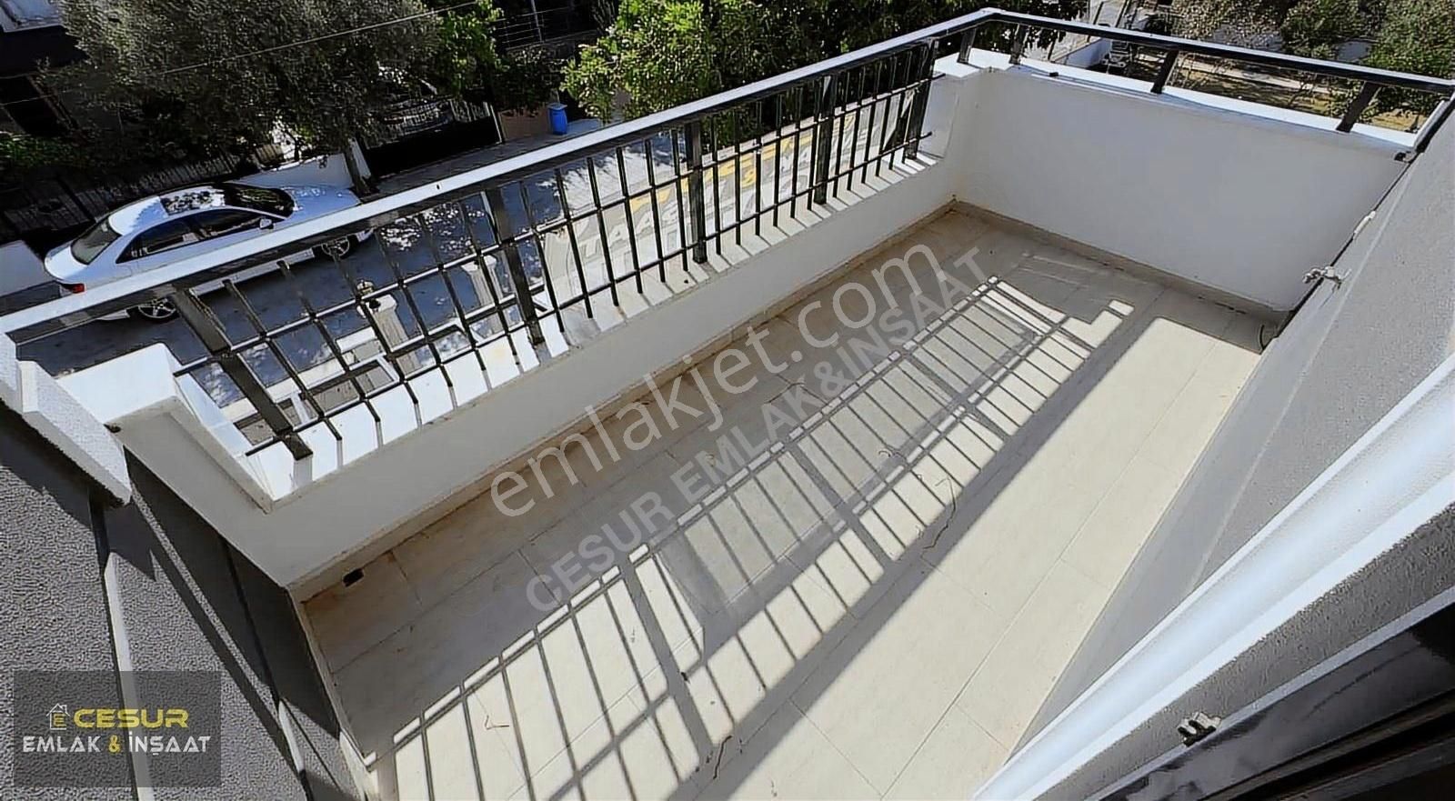 İzmir Dikili Satılık Gülkent Sitesinde 6+1 Lüks Triplex Villa - Görsel 3