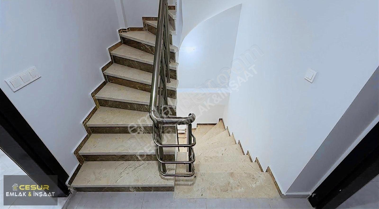 İzmir Dikili Satılık Gülkent Sitesinde 6+1 Lüks Triplex Villa - Görsel 2