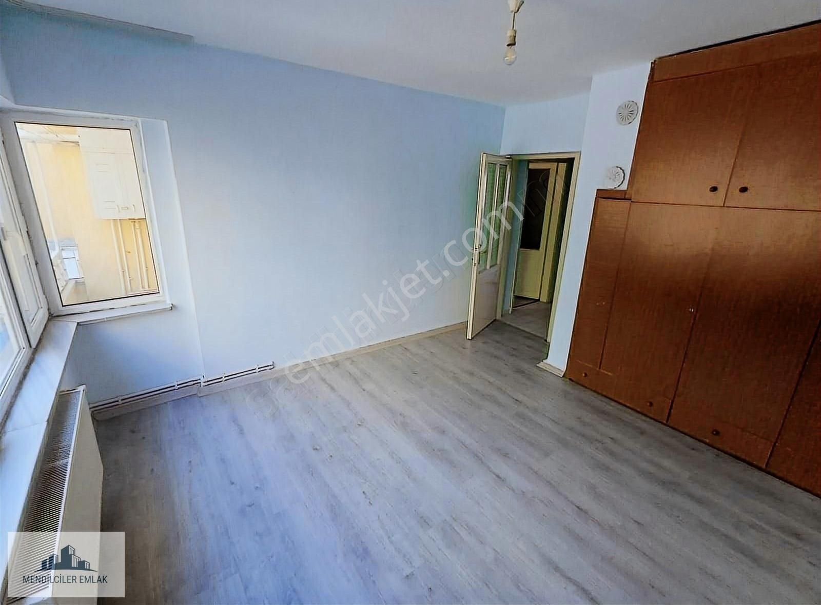 Cevatpaşa Zübeyde Hanım Sokakda Geniş 2+1daire - Görsel 5