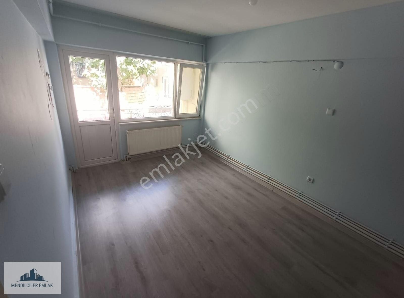 Cevatpaşa Zübeyde Hanım Sokakda Geniş 2+1daire - Görsel 3