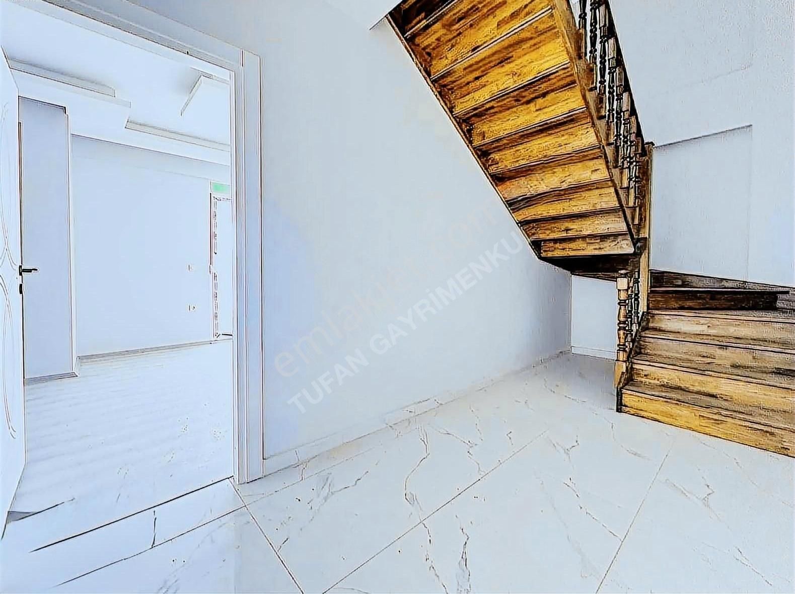 Ilıcada 240m² 4+1 Emsalsiz Büyüklükte Havuzlu Dubleks Daire - Görsel 3