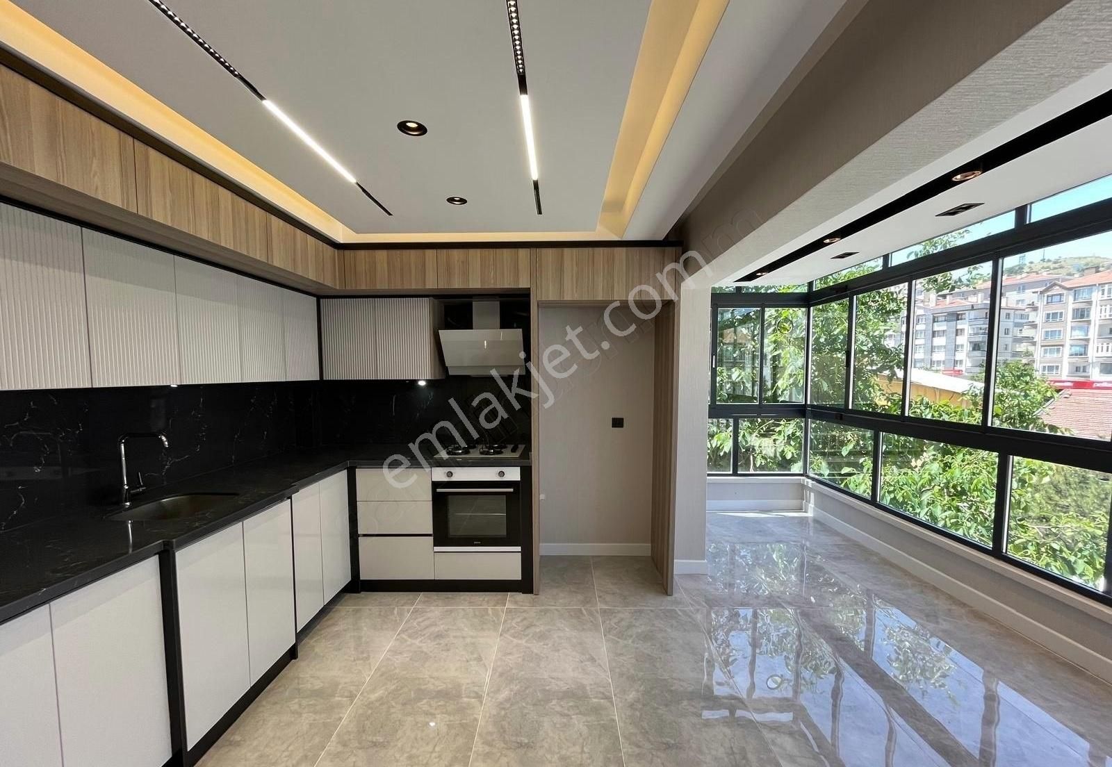 Karaoğlu Gayrimenkul'den Karakaya Mahallesinde 3+1 Daire - Görsel 8