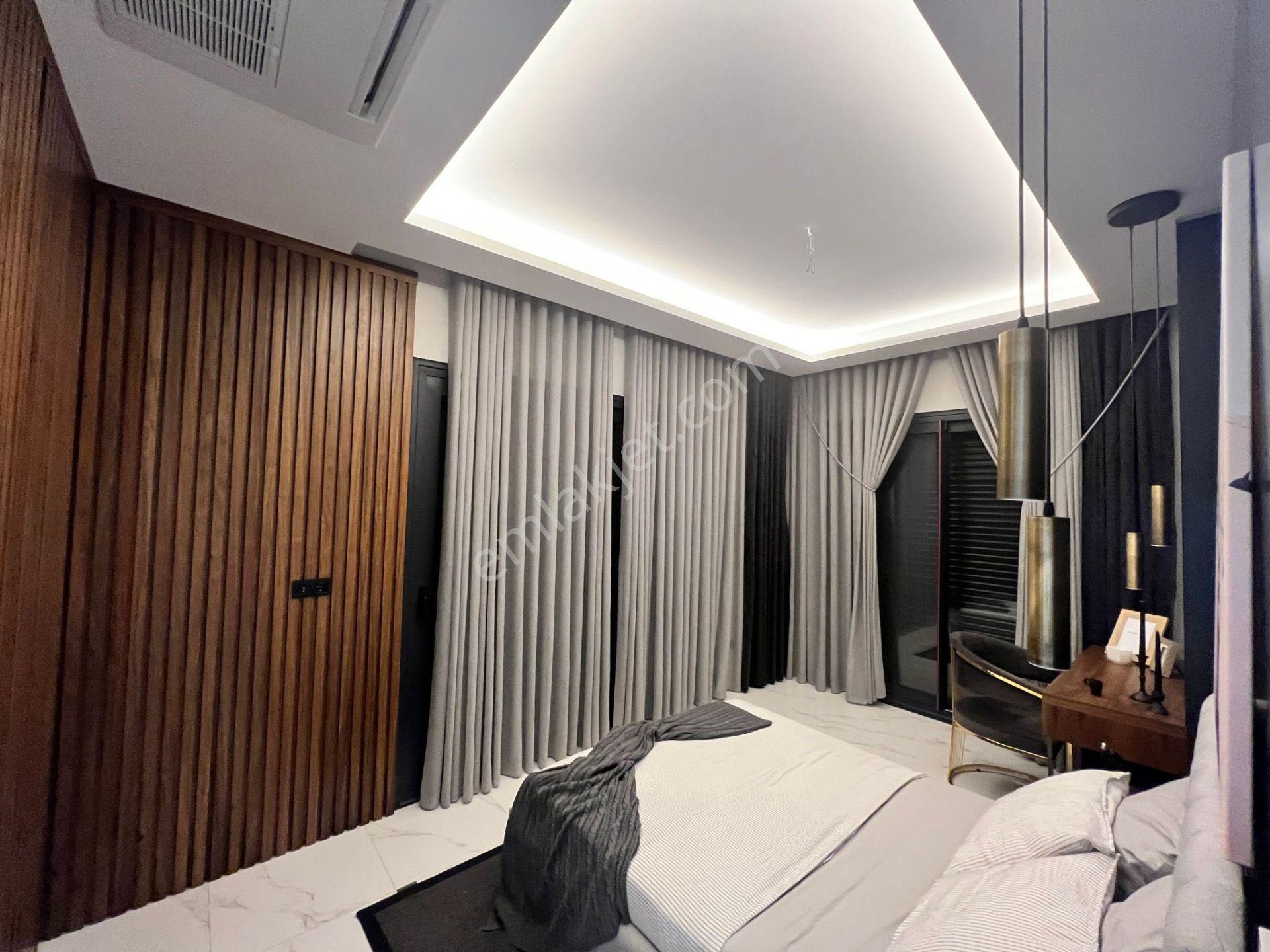Kuşadası Soğucak'ta Deniz Manzaralı 4+1 Villa - Görsel 22