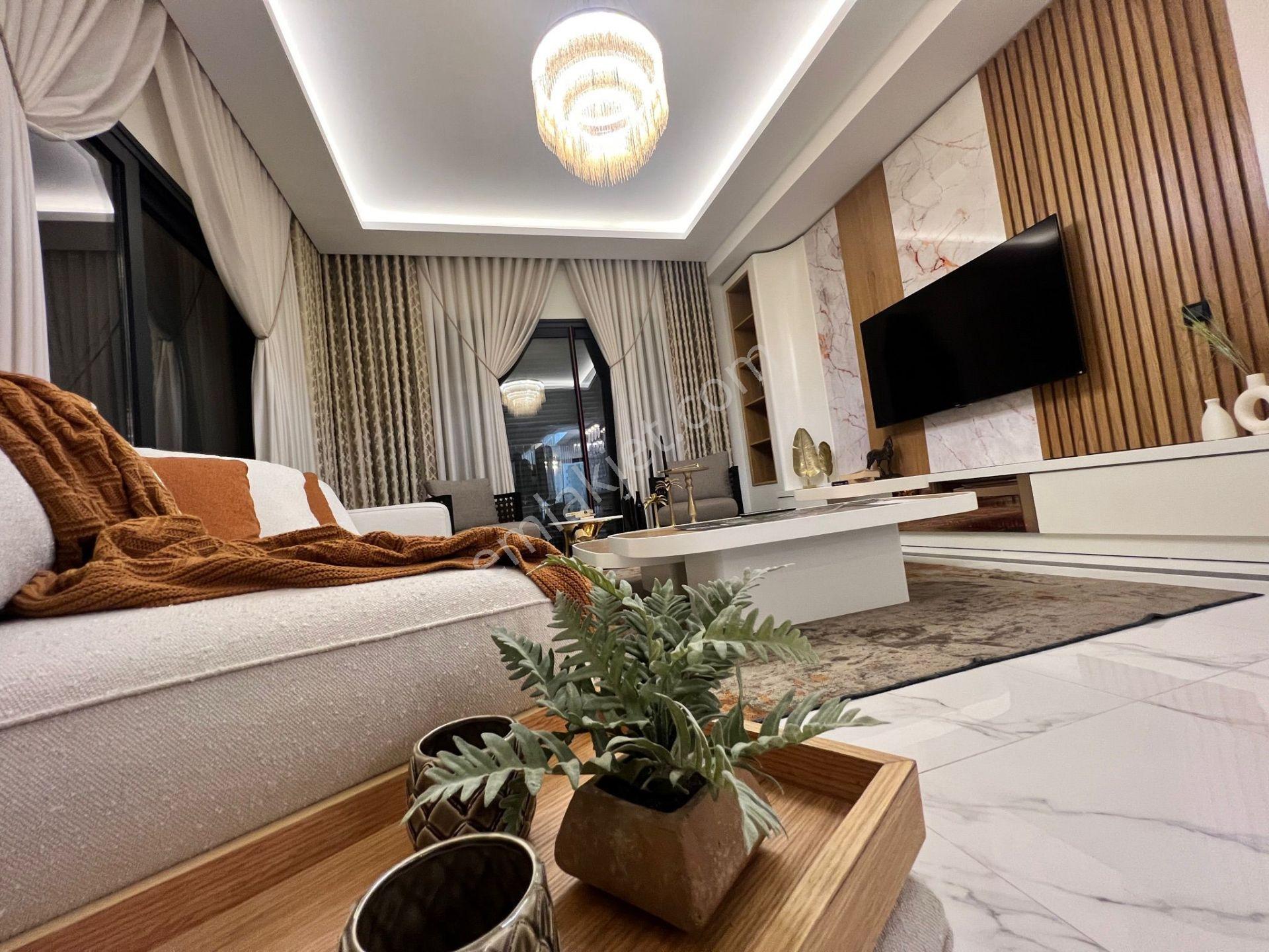 Kuşadası Soğucak'ta Deniz Manzaralı 4+1 Villa - Görsel 16