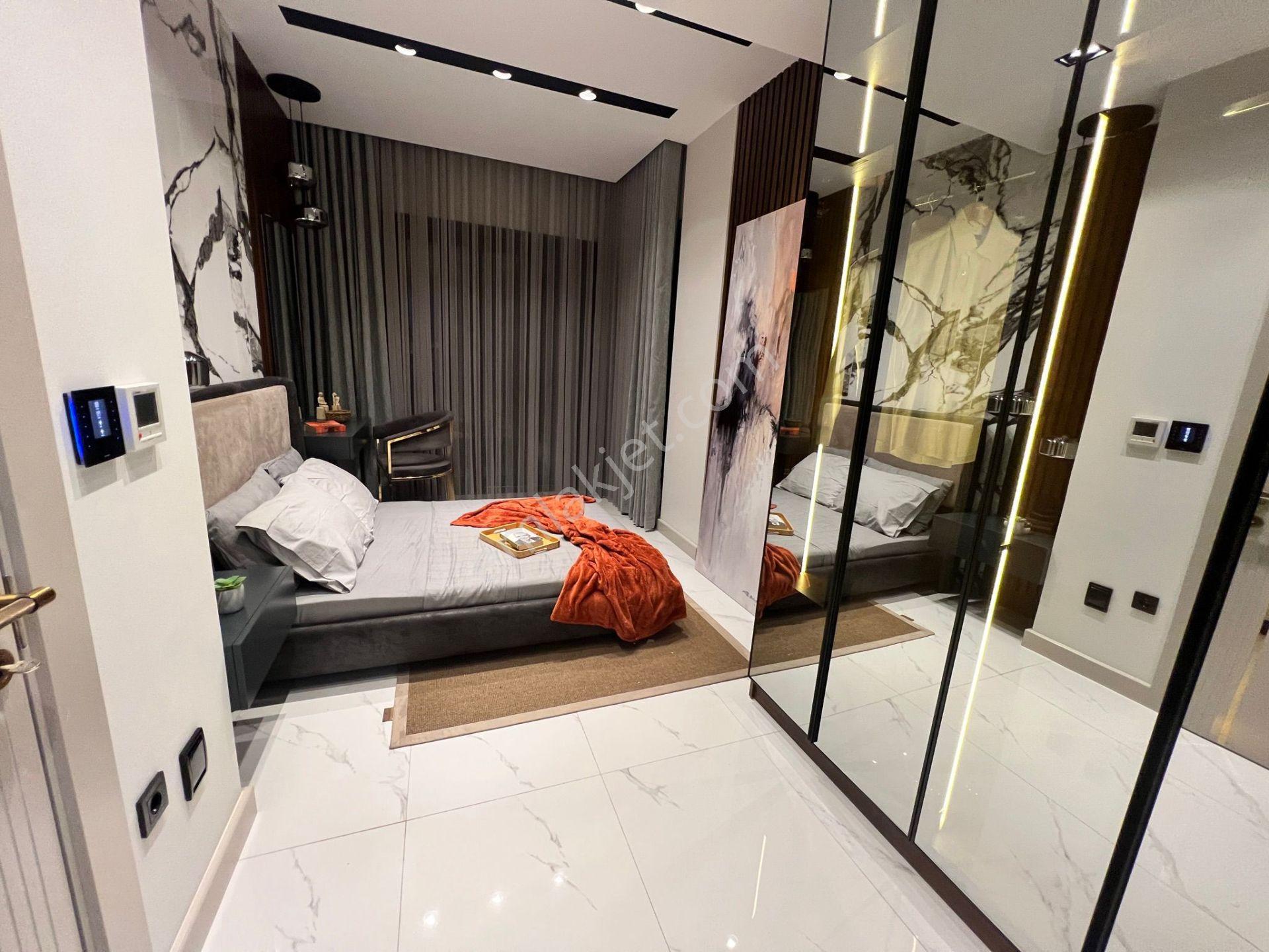Kuşadası Soğucak'ta Deniz Manzaralı 4+1 Villa - Görsel 33