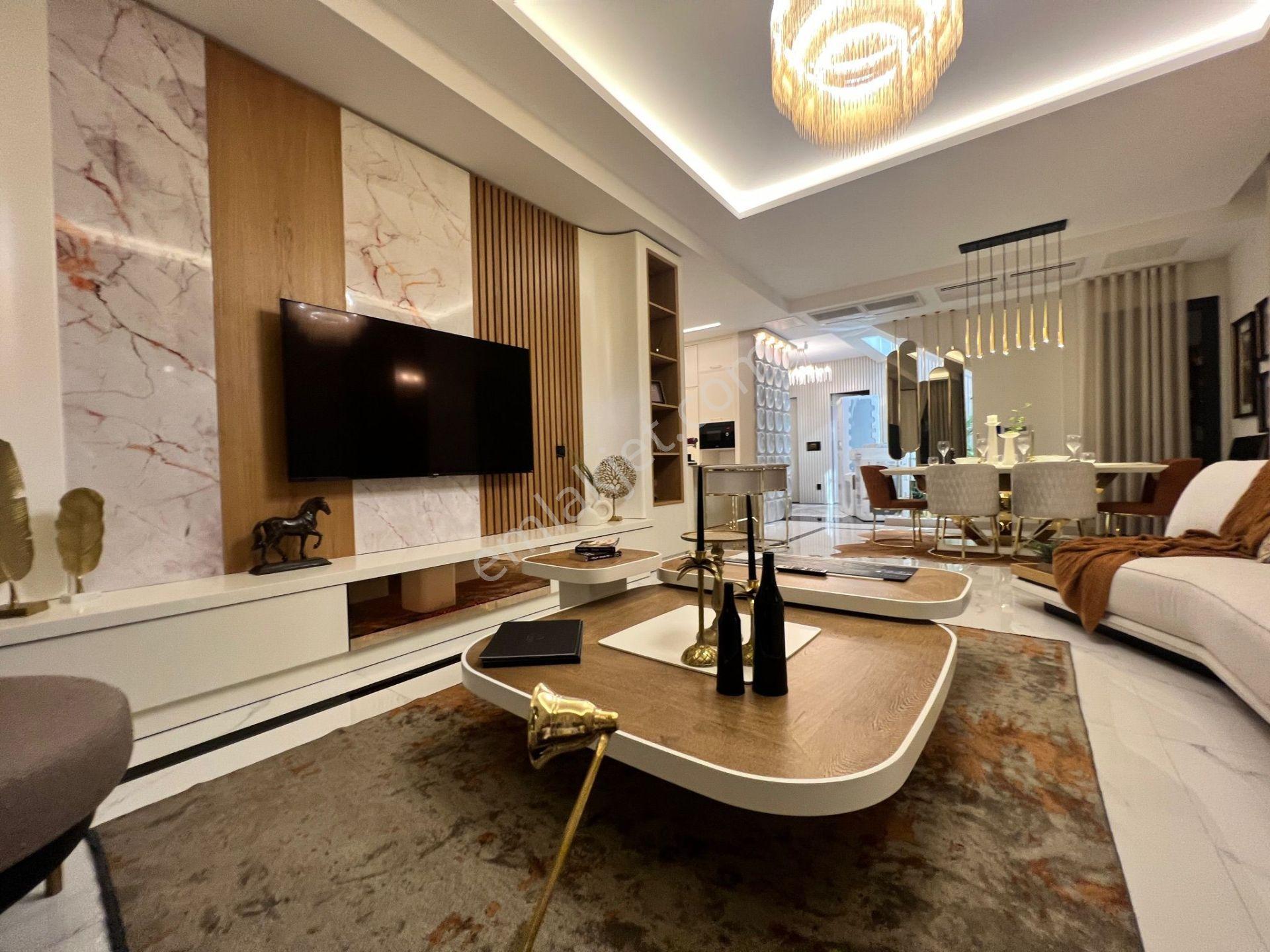 Kuşadası Soğucak'ta Deniz Manzaralı 4+1 Villa - Görsel 7
