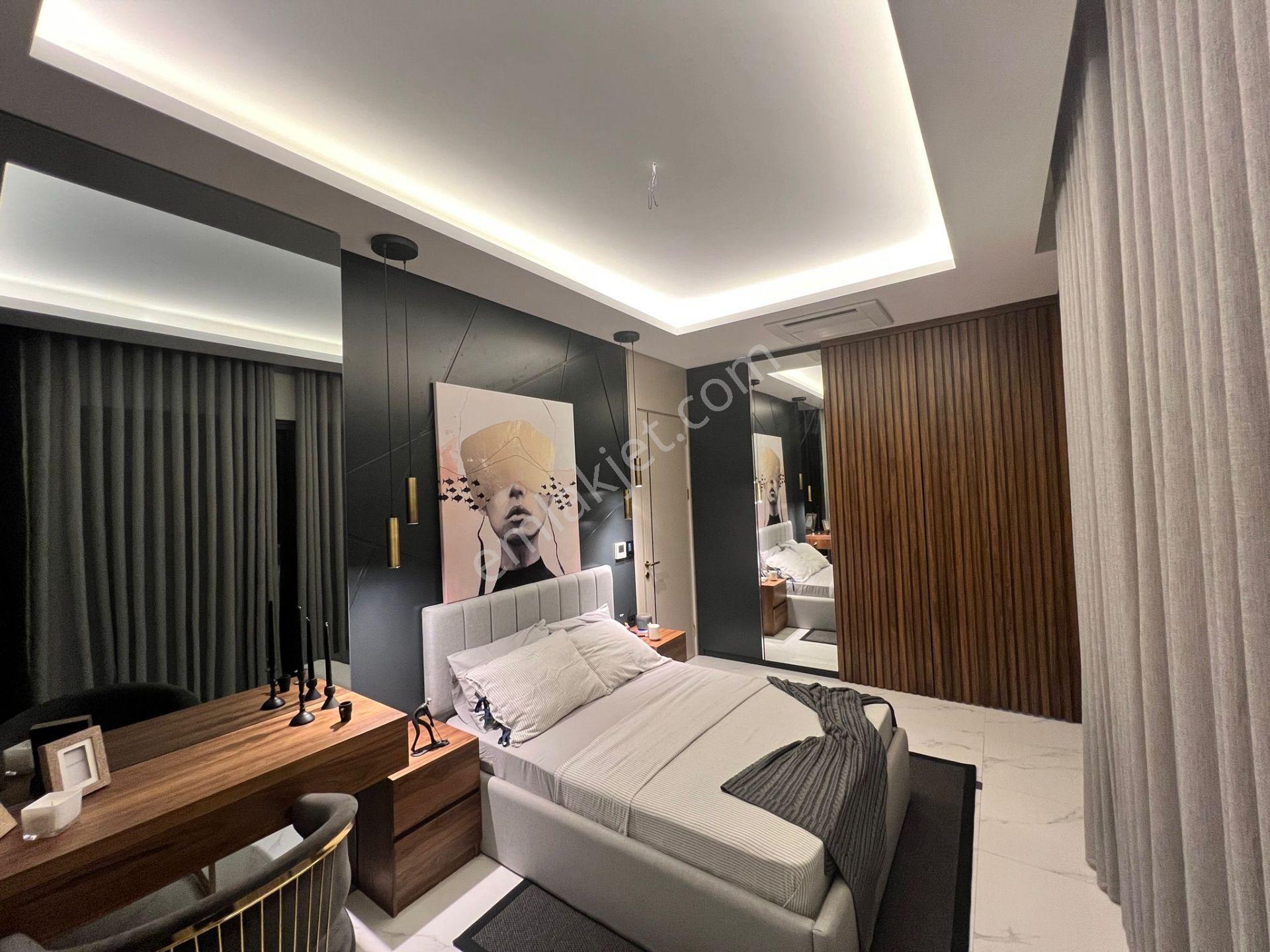 Kuşadası Soğucak'ta Deniz Manzaralı 4+1 Villa - Görsel 21