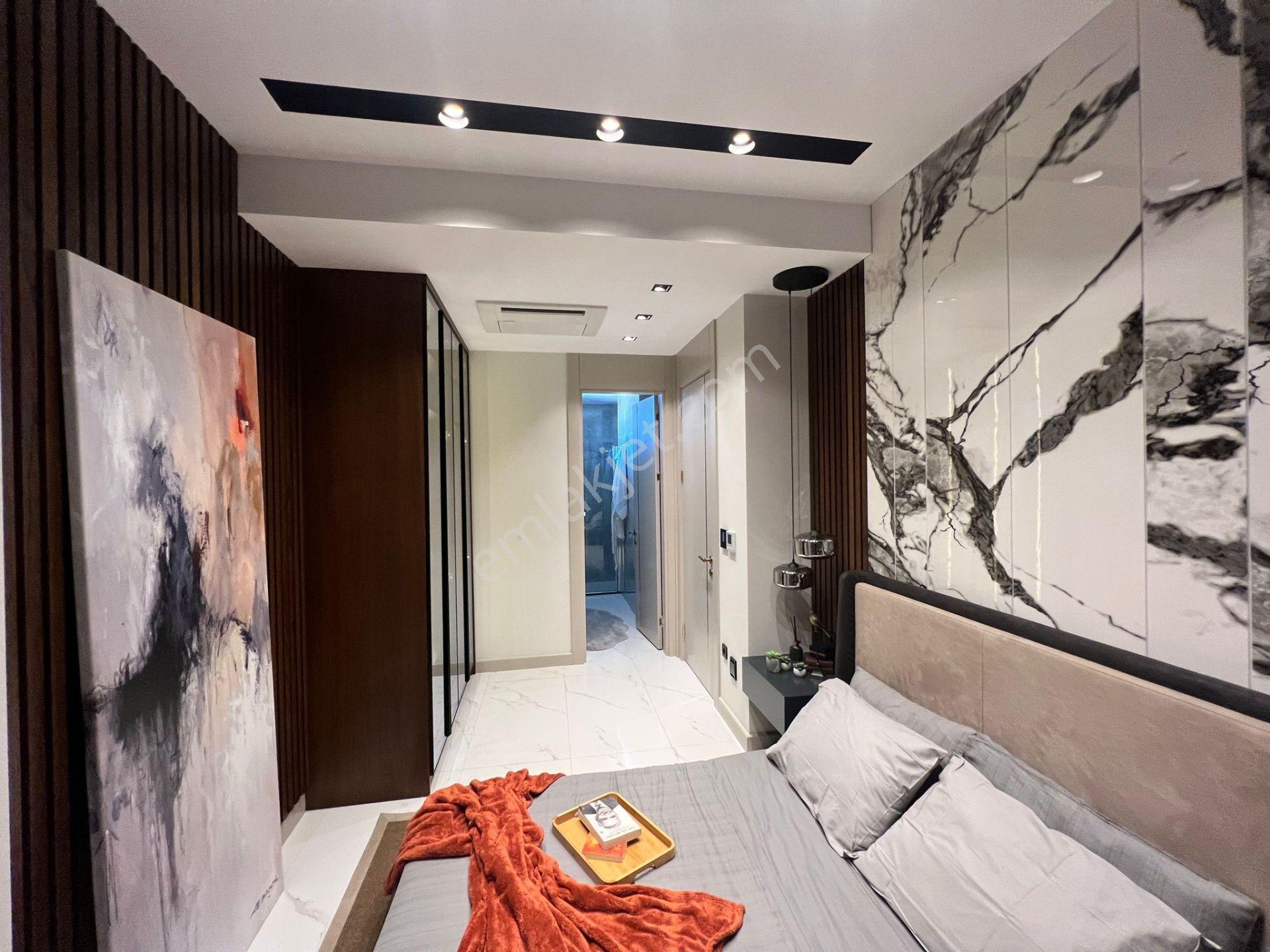 Kuşadası Soğucak'ta Deniz Manzaralı 4+1 Villa - Görsel 15