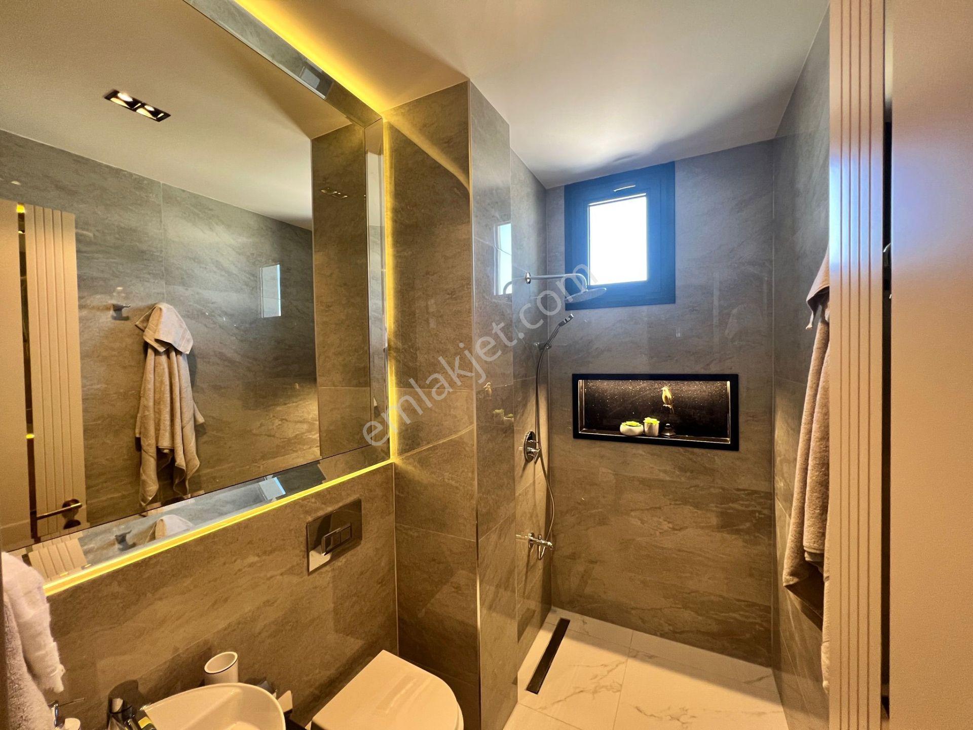 Kuşadası Soğucak'ta Deniz Manzaralı 4+1 Villa - Görsel 24