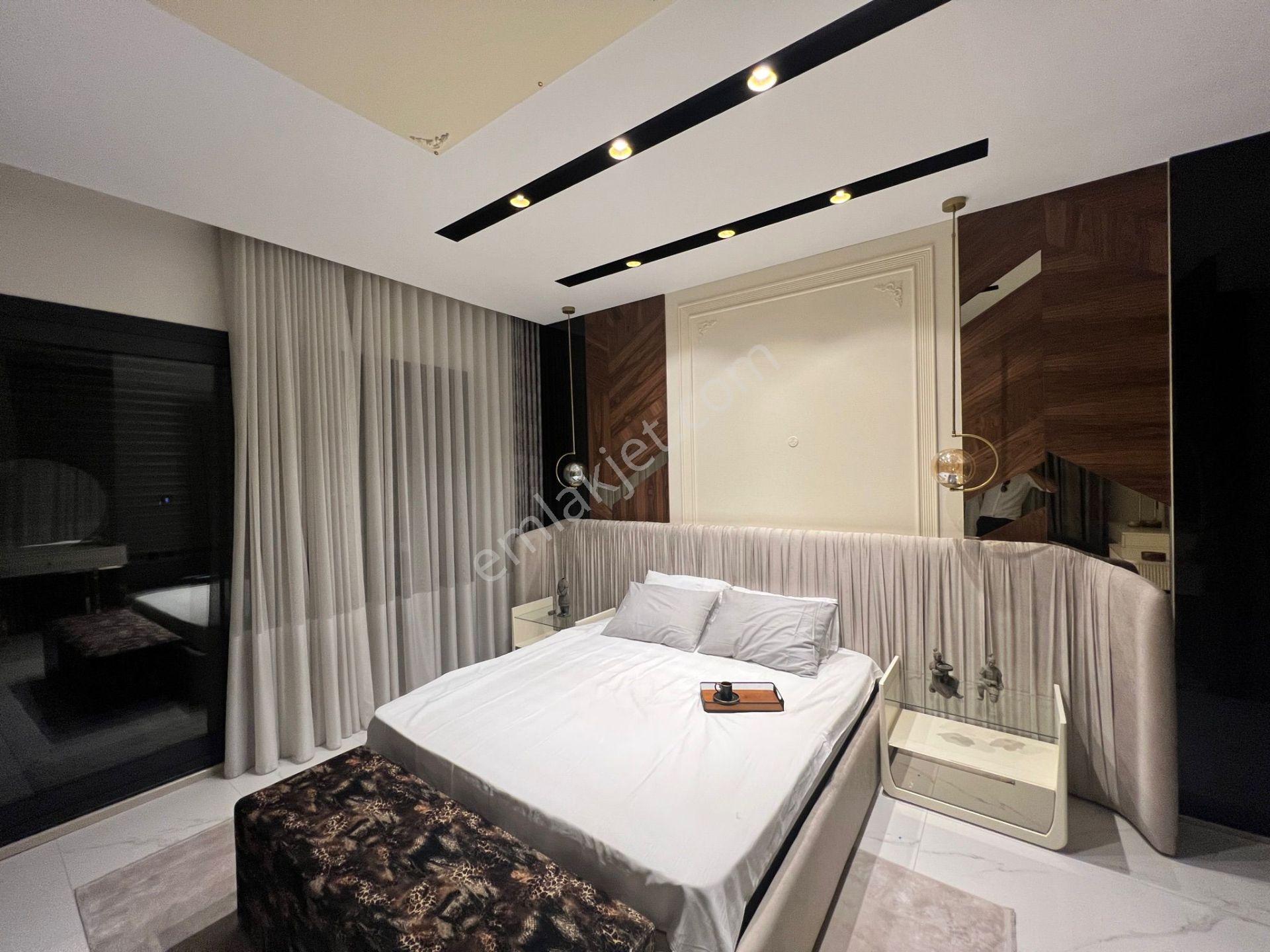 Kuşadası Soğucak'ta Deniz Manzaralı 4+1 Villa - Görsel 29